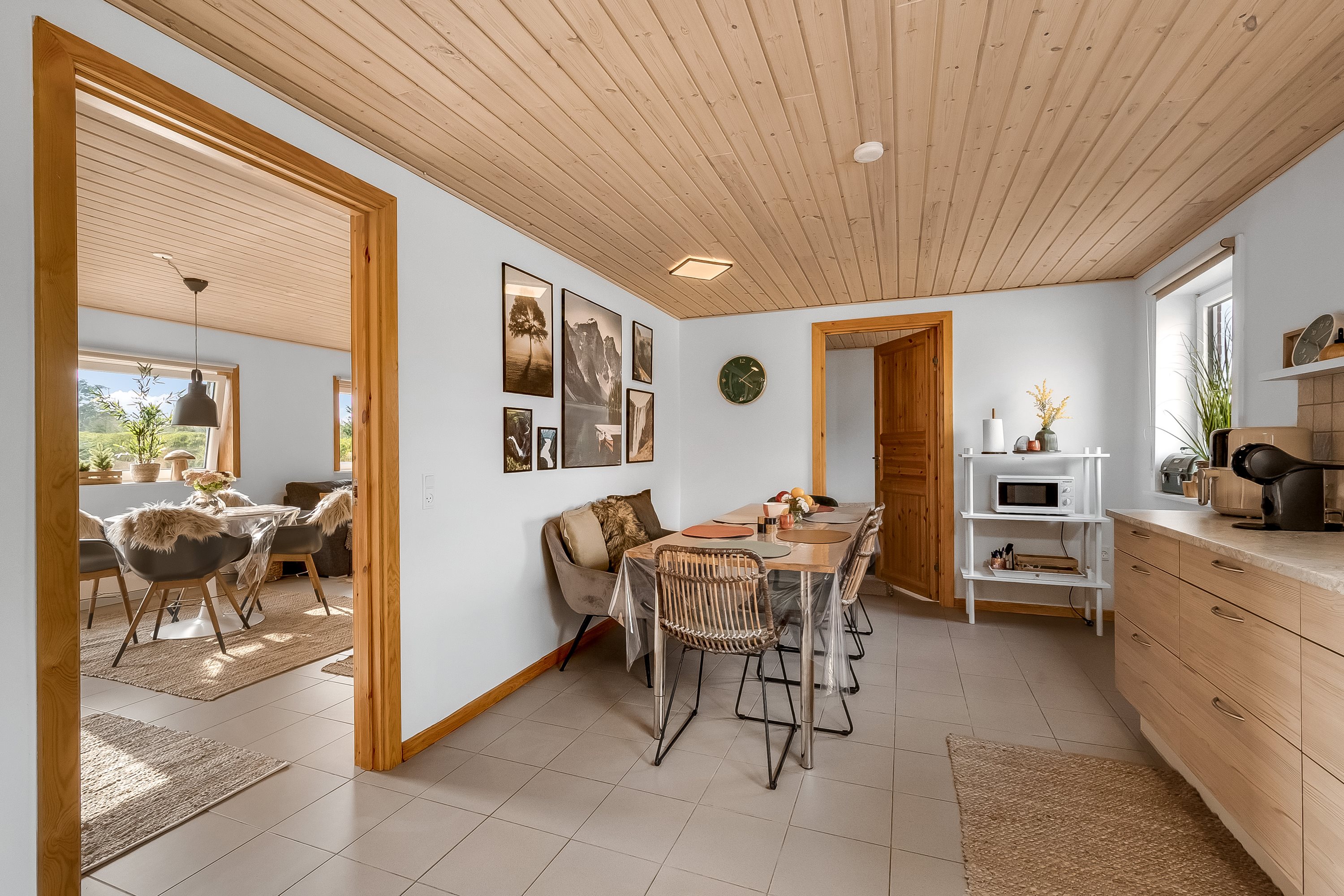 Fremhævet køkken alrum billede i fuldskærmstilstand. Billede af Birkelundvej 1, Vorgod Ø, 6920 Videbæk