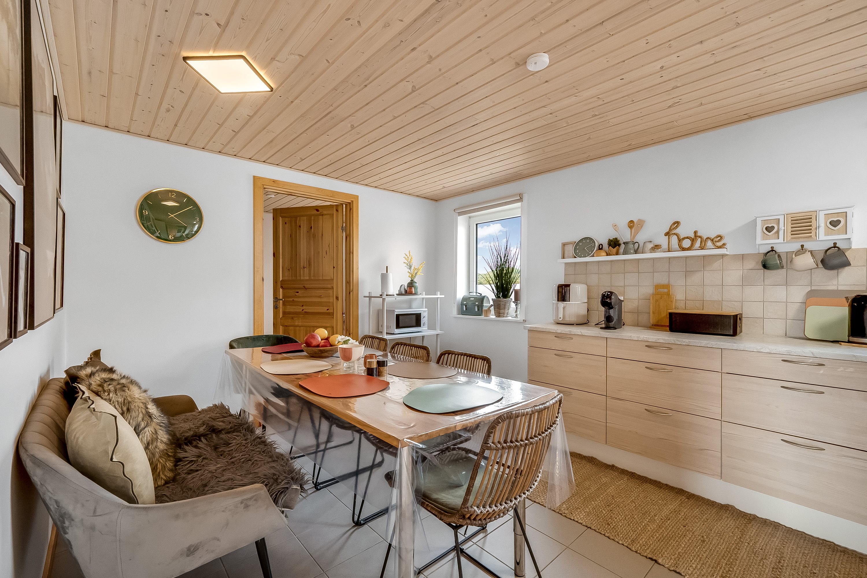 Fremhævet køkken alrum billede i fuldskærmstilstand. Billede af Birkelundvej 1, Vorgod Ø, 6920 Videbæk