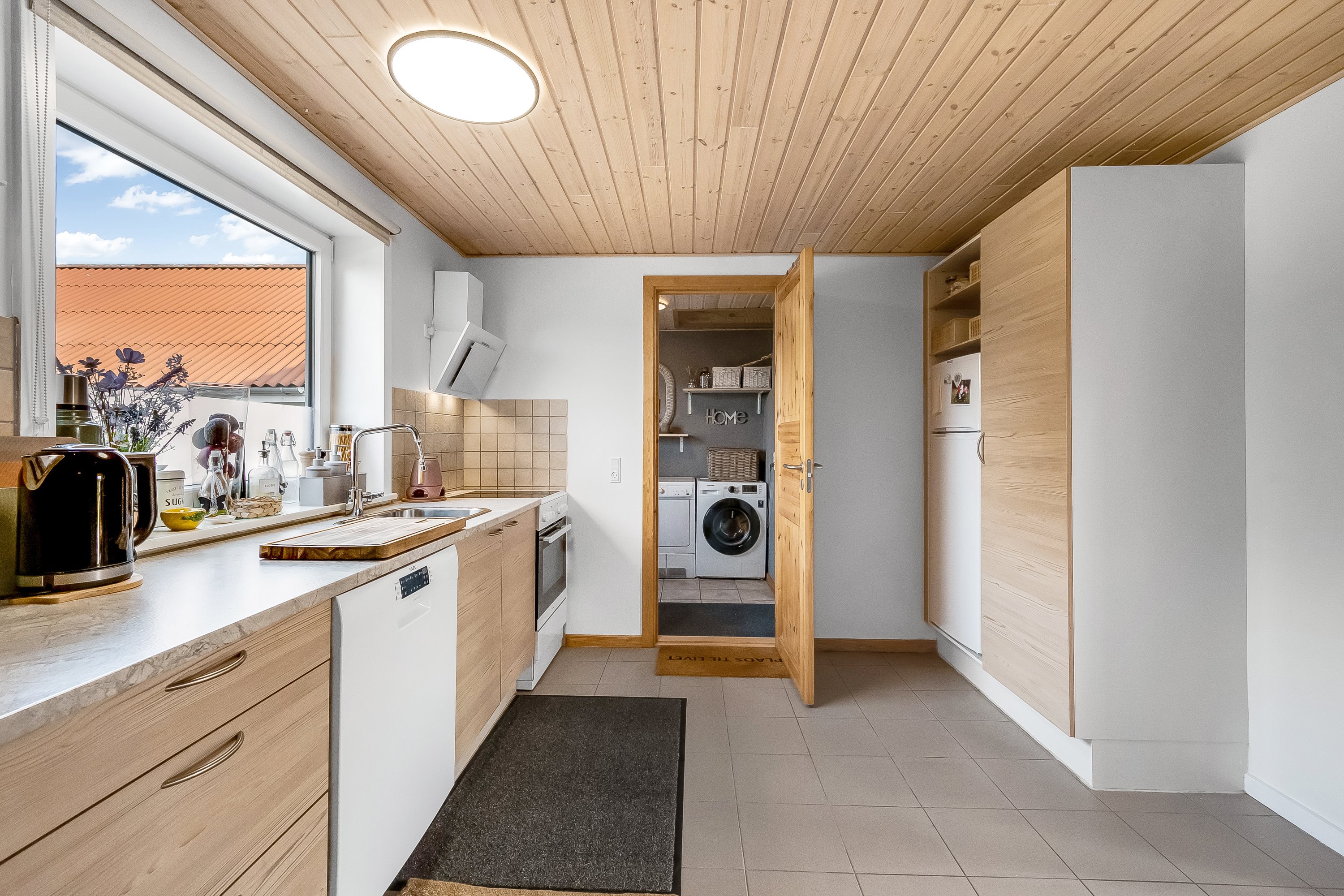 Fremhævet køkken alrum billede i fuldskærmstilstand. Billede af Birkelundvej 1, Vorgod Ø, 6920 Videbæk