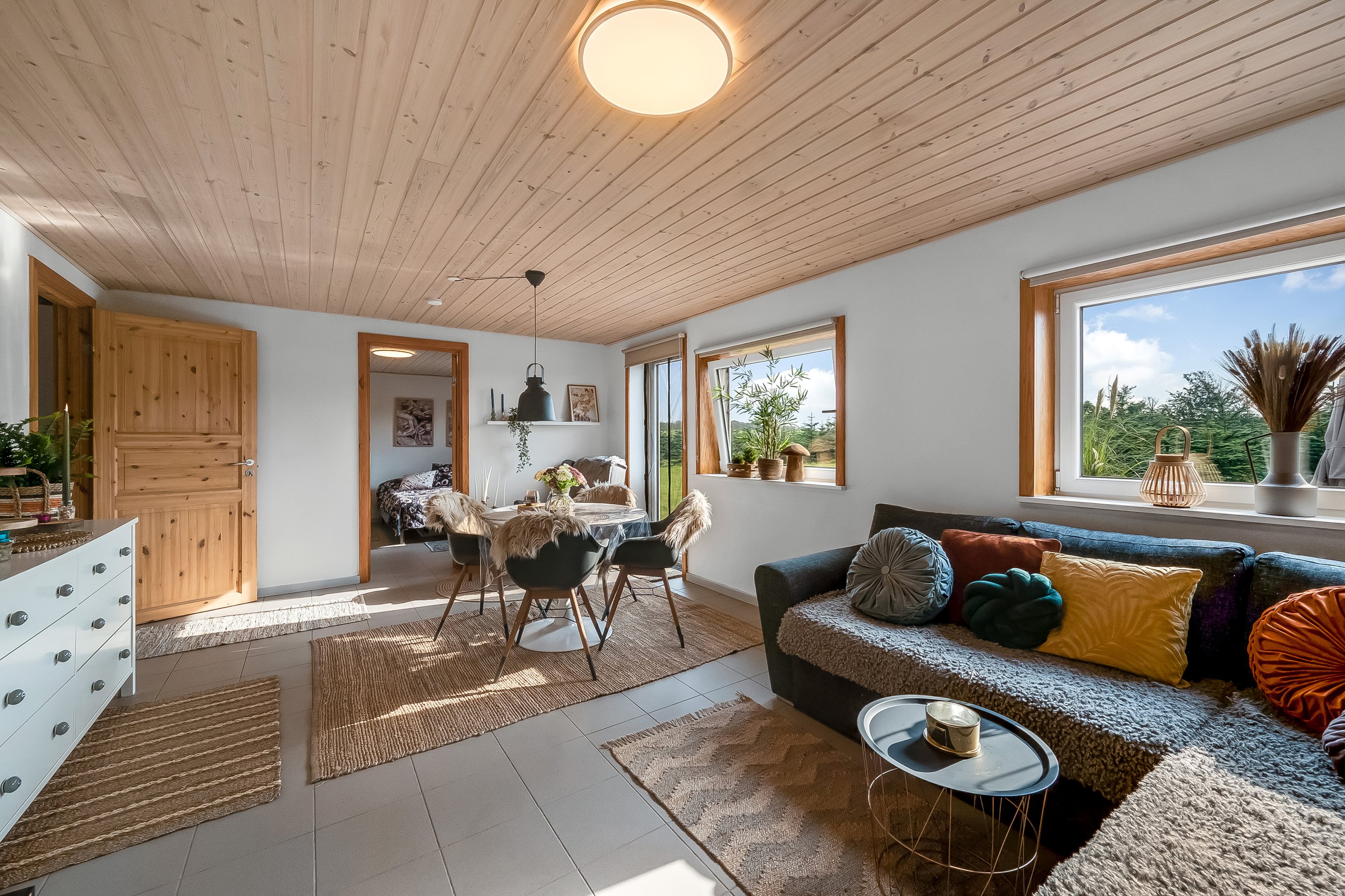 Fremhævet stue billede i fuldskærmstilstand. Billede af Birkelundvej 1, Vorgod Ø, 6920 Videbæk