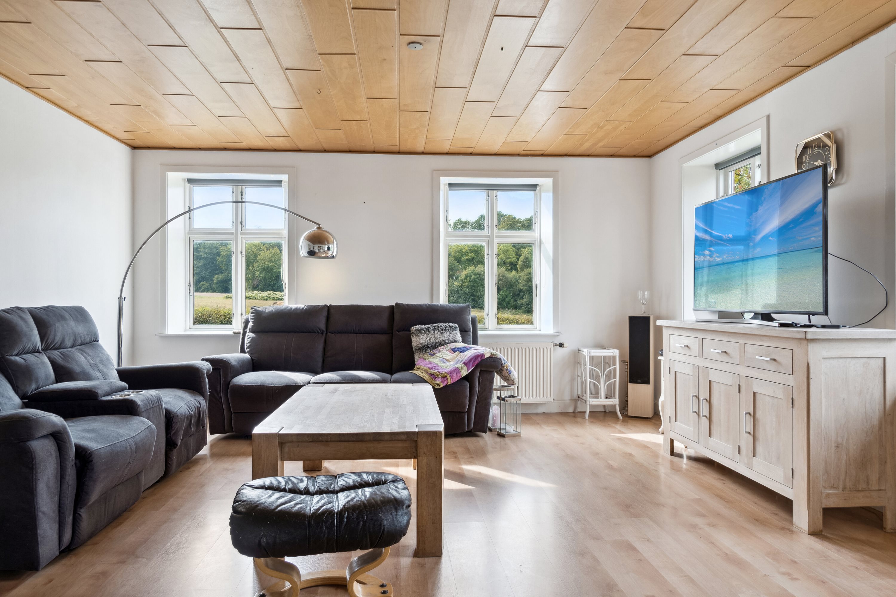 Fremhævet stue billede i fuldskærmstilstand. Billede af Egebjergvej 241, Lestrup, 4500 Nykøbing Sj