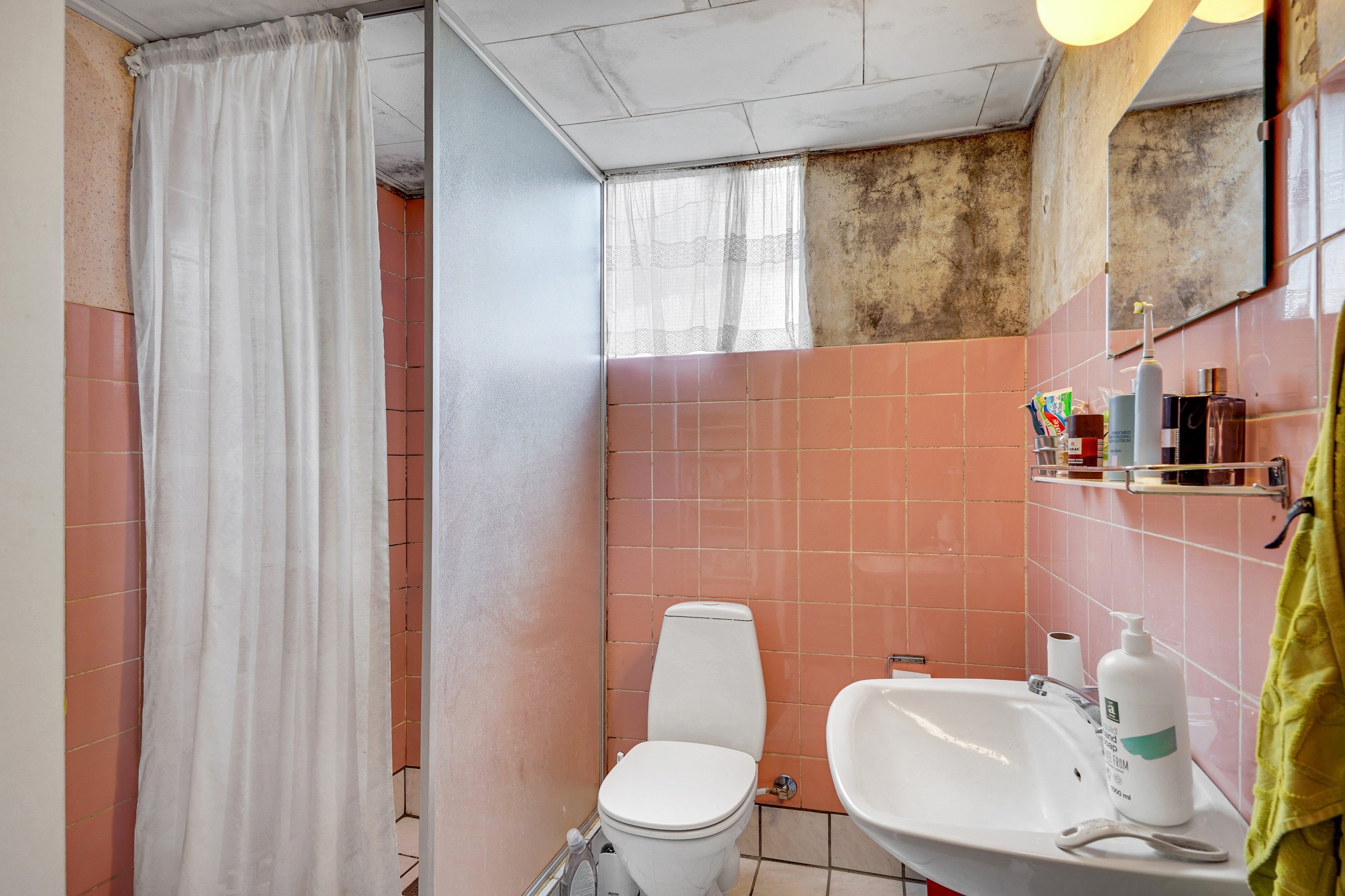 Fremhævet badeværelse billede i fuldskærmstilstand. Billede af Åkirkevej 40, 6851 Janderup Vestj