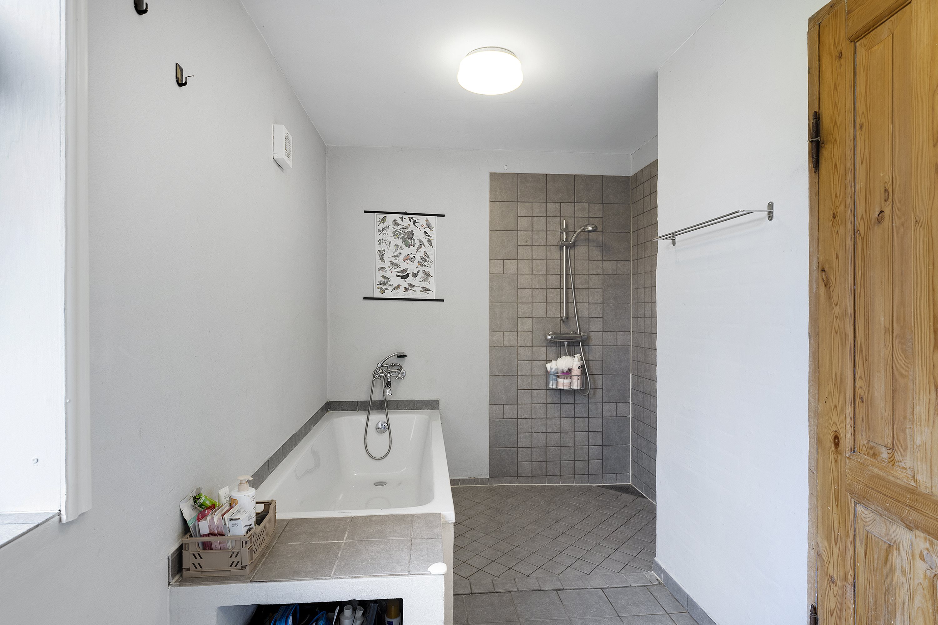 Fremhævet badeværelse billede i fuldskærmstilstand. Billede af Ribevej 34, Egebæk, 6760 Ribe