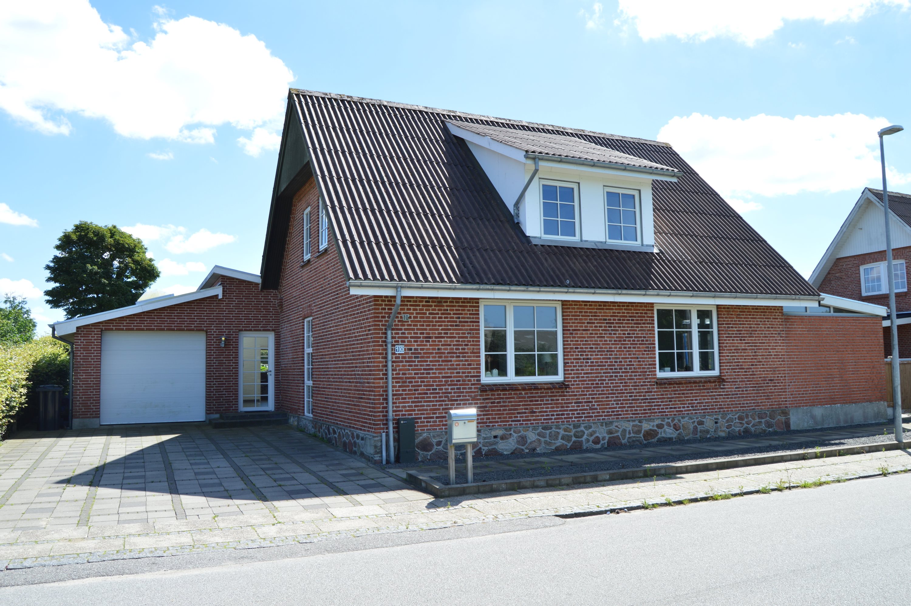 Miniaturebillede 1: facade. Billede af Sæddingvej 10, Rækker Mølle, 6900 Skjern