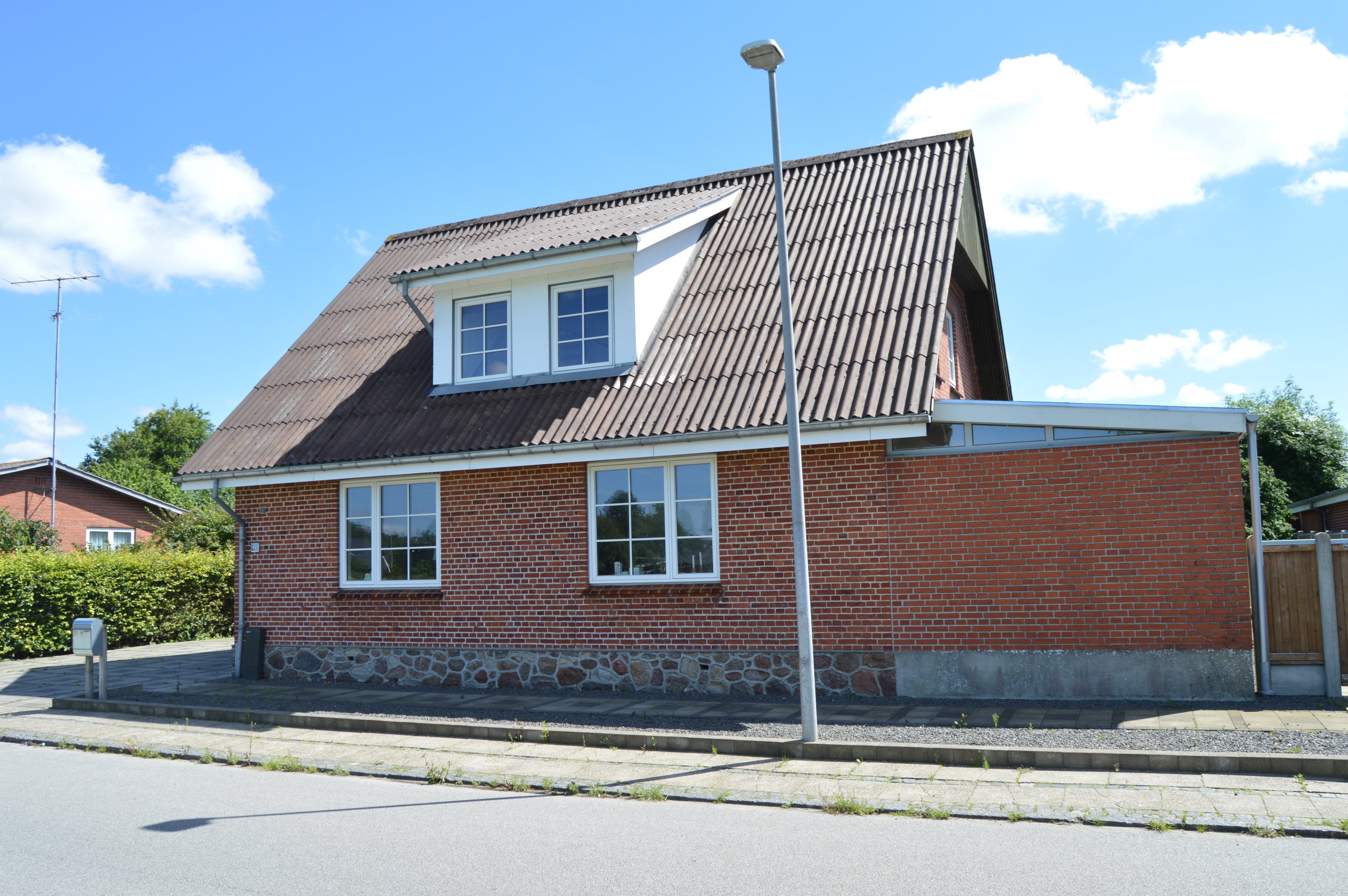 Miniaturebillede 2: facade. Billede af Sæddingvej 10, Rækker Mølle, 6900 Skjern