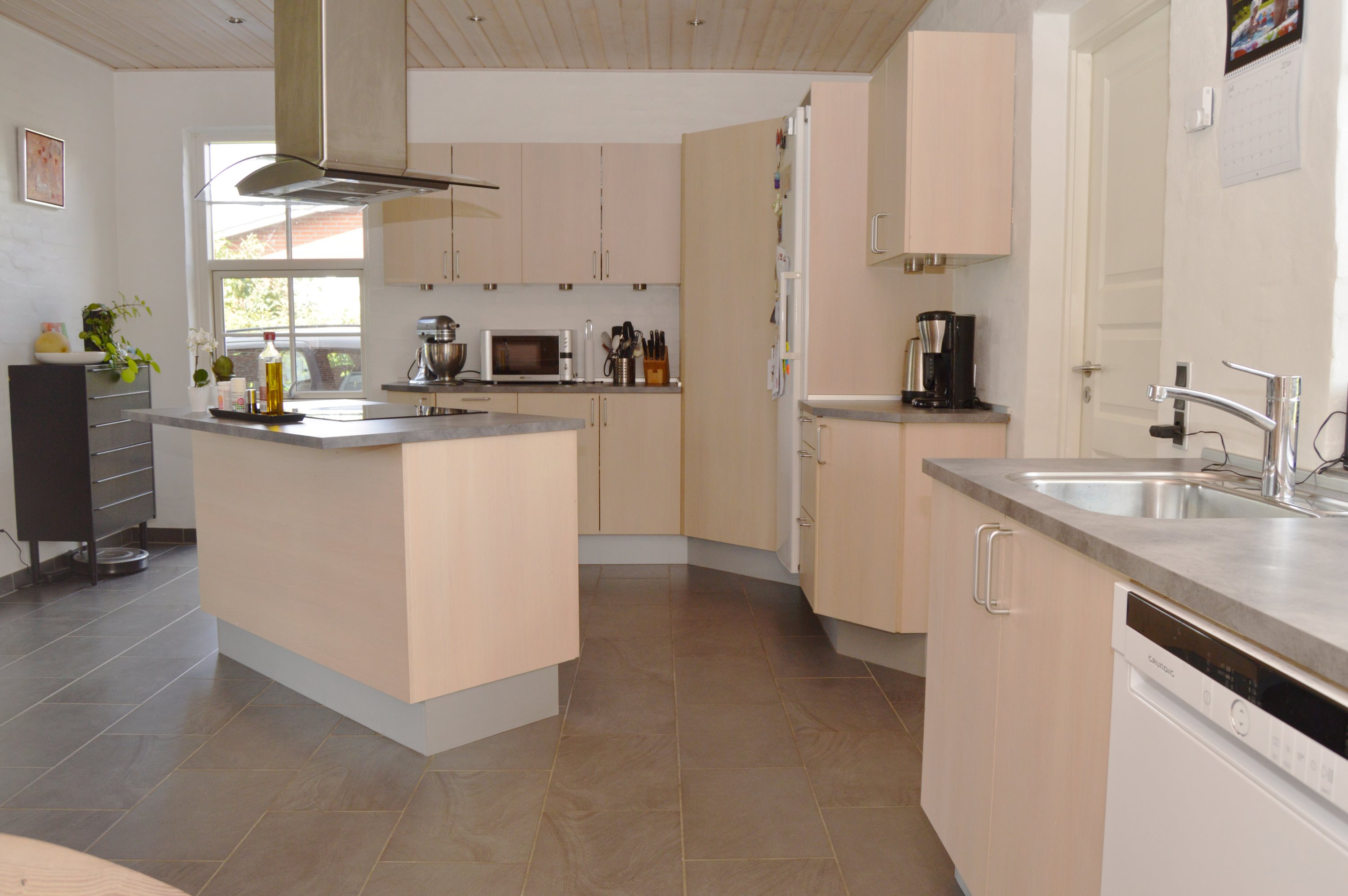 Fremhævet køkken billede i fuldskærmstilstand. Billede af Sæddingvej 10, Rækker Mølle, 6900 Skjern