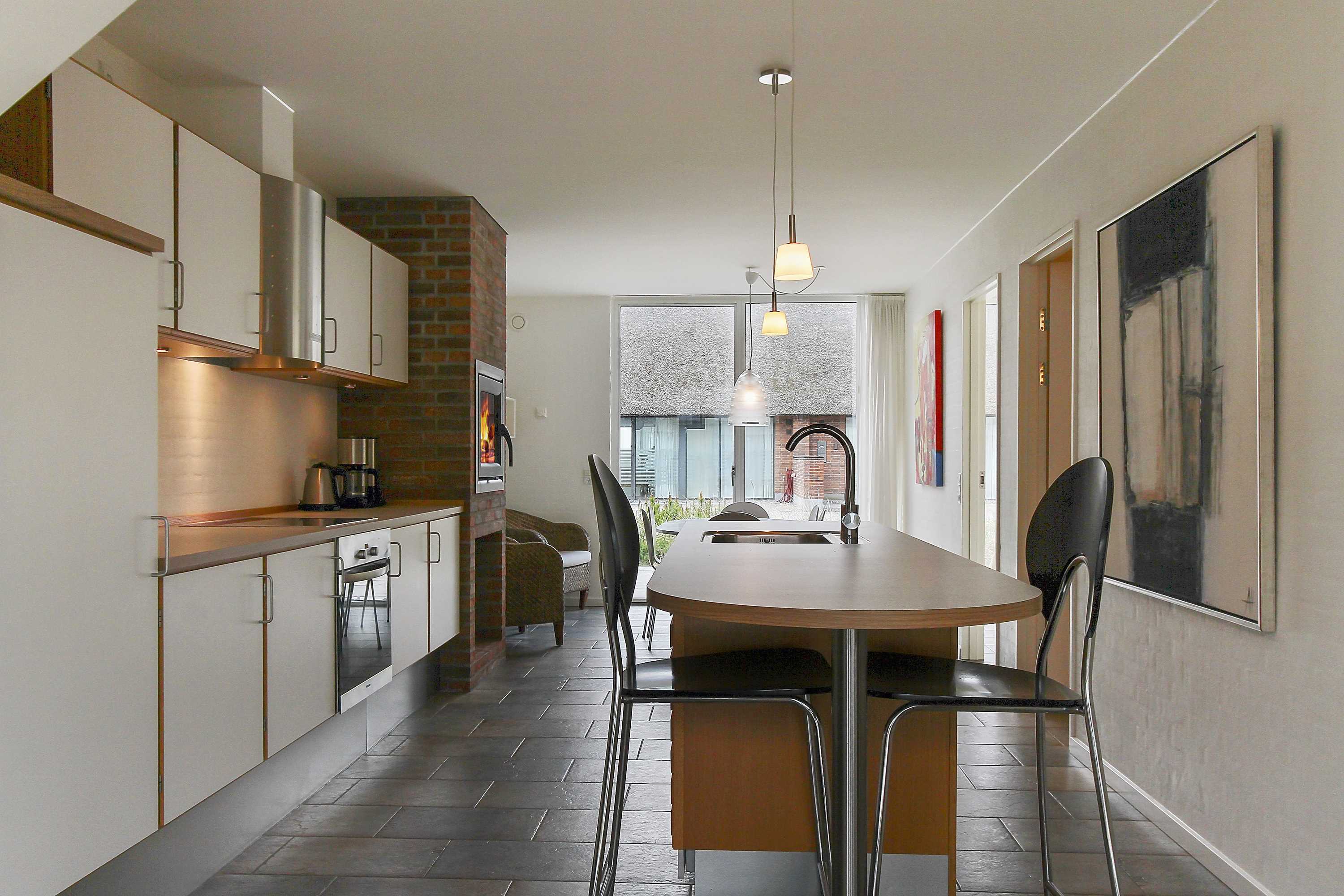 Fremhævet køkken billede i fuldskærmstilstand. Billede af Gulirisvej 49, Havneby, 6792 Rømø