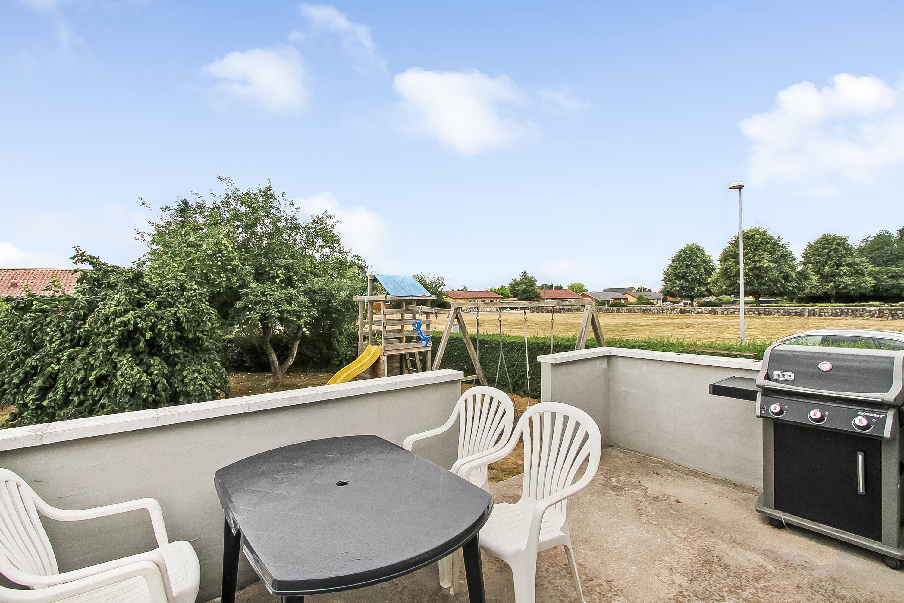 Fremhævet terrasse billede i fuldskærmstilstand. Billede af Tværvejen 11, Vivild, 8961 Allingåbro