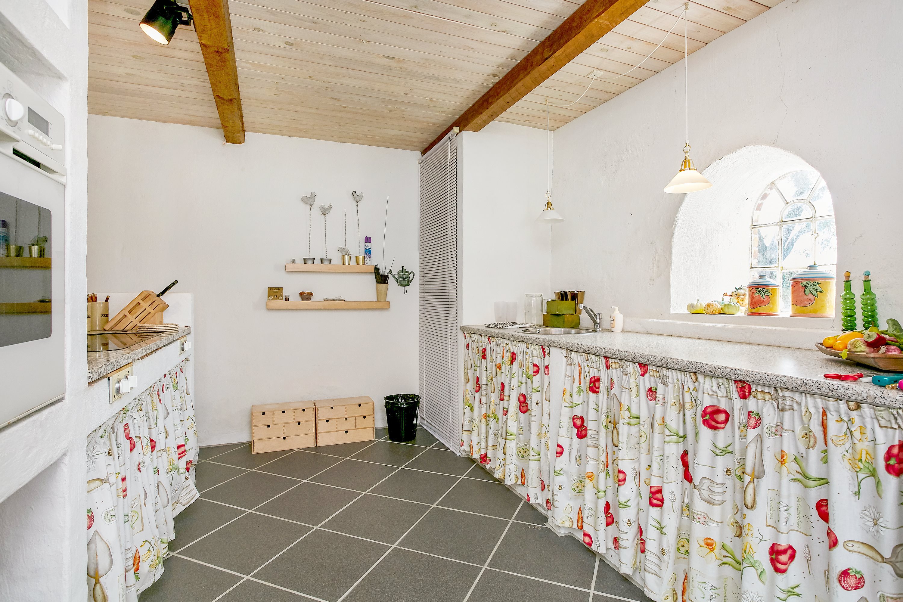 Fremhævet grovkøkken billede i fuldskærmstilstand. Billede af Snaptunvej 33A, Snaptun, 7130 Juelsminde