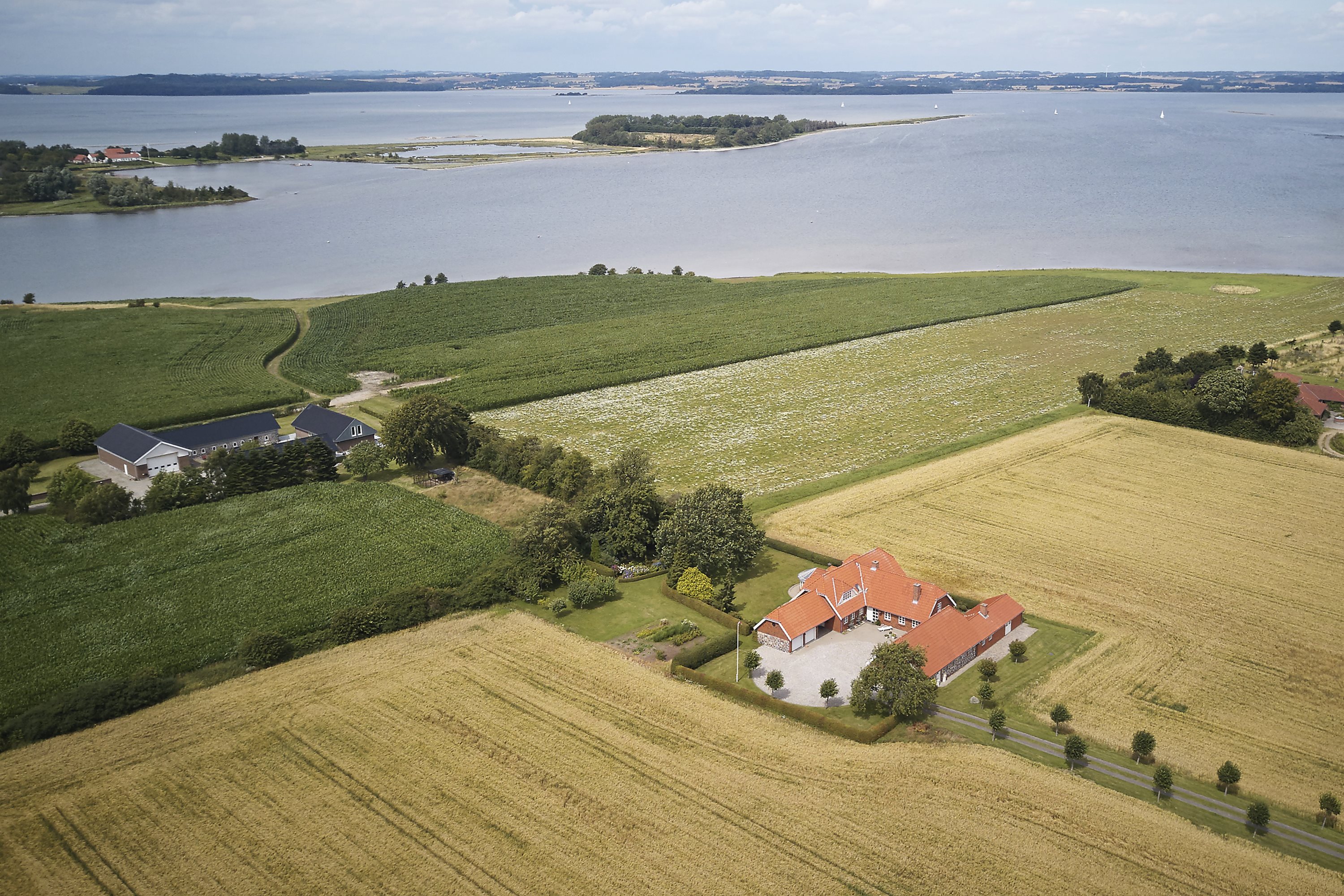 Fremhævet luftfoto billede i fuldskærmstilstand. Billede af Snaptunvej 33A, Snaptun, 7130 Juelsminde