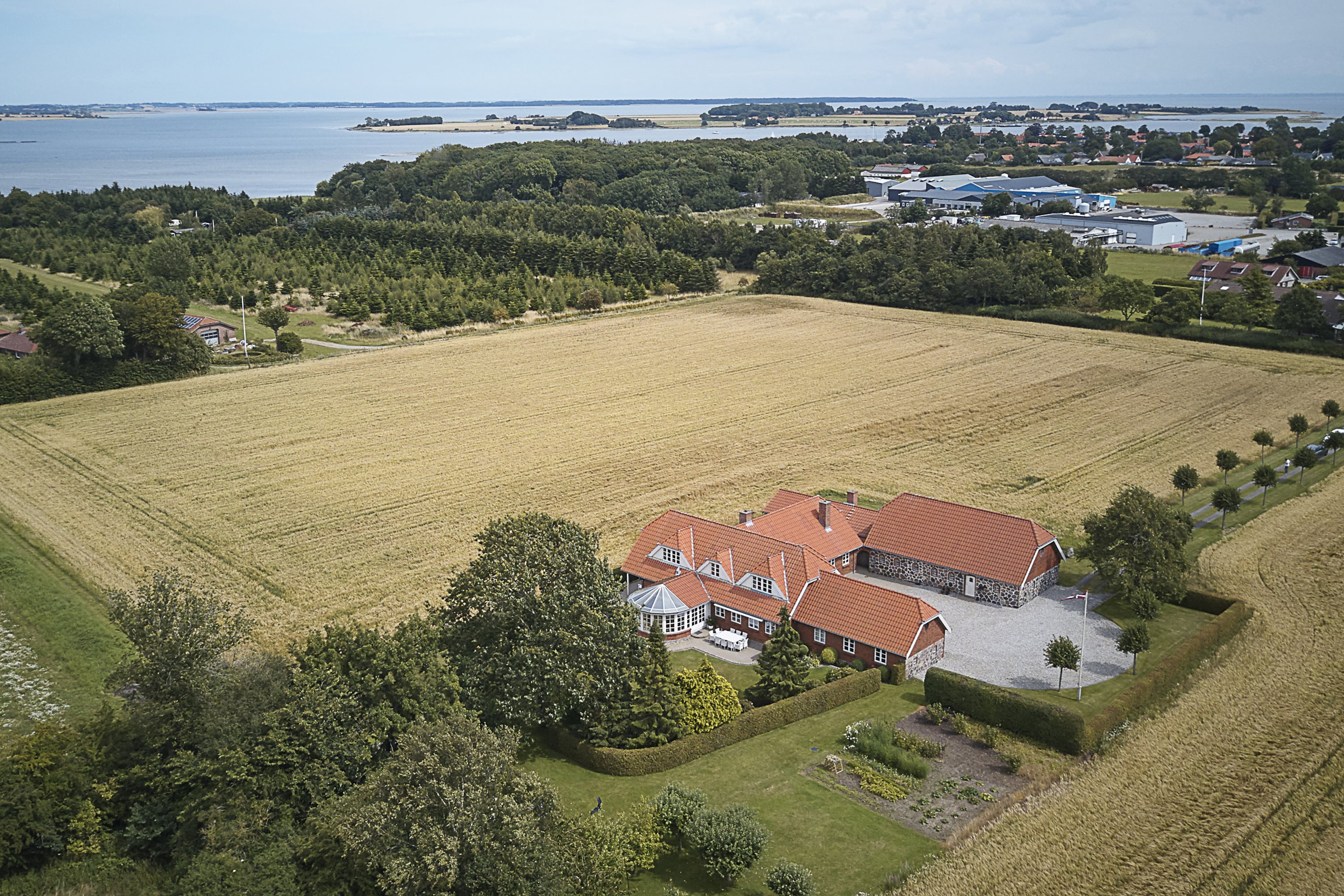 Fremhævet luftfoto billede i fuldskærmstilstand. Billede af Snaptunvej 33A, Snaptun, 7130 Juelsminde