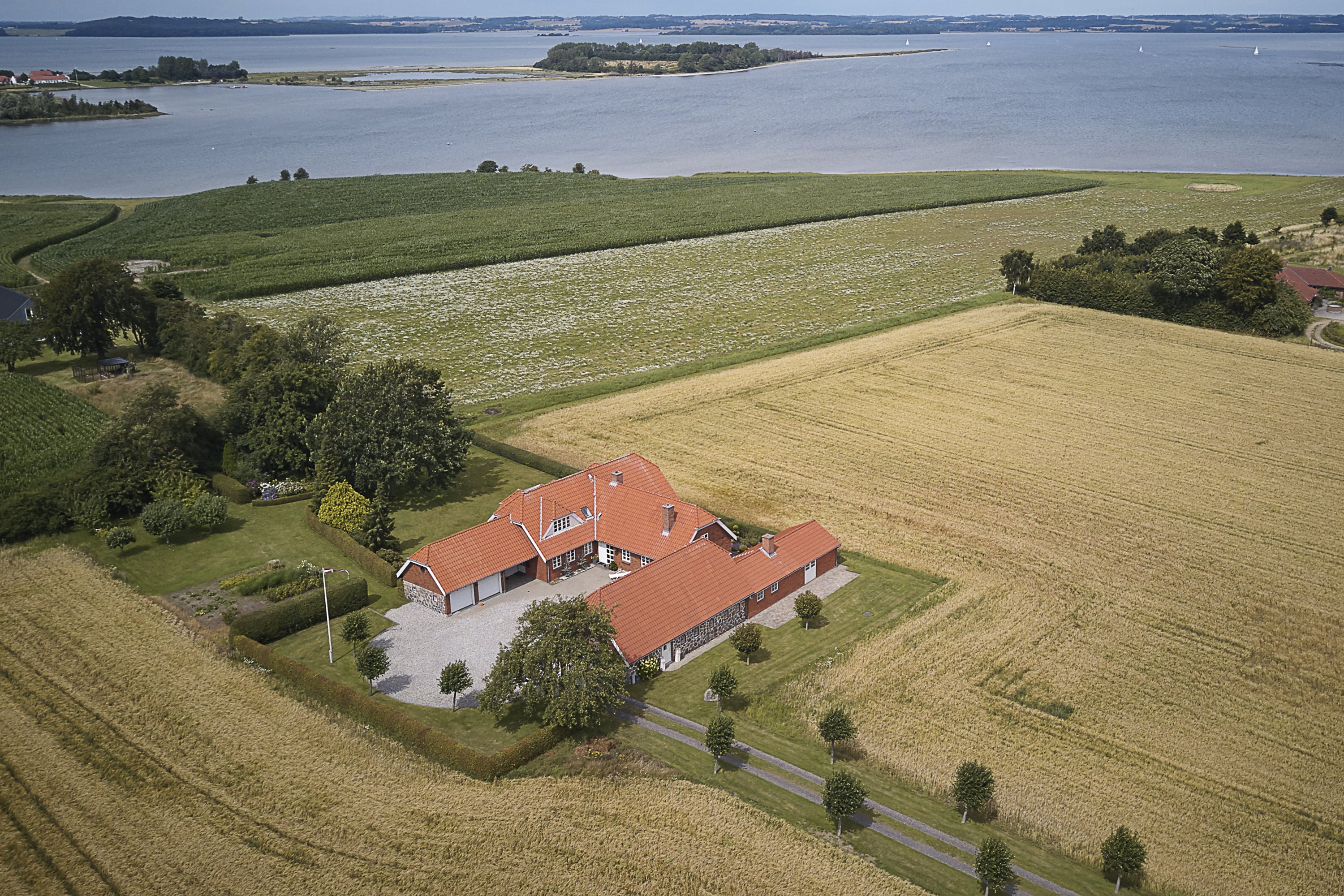 Fremhævet luftfoto billede i fuldskærmstilstand. Billede af Snaptunvej 33A, Snaptun, 7130 Juelsminde