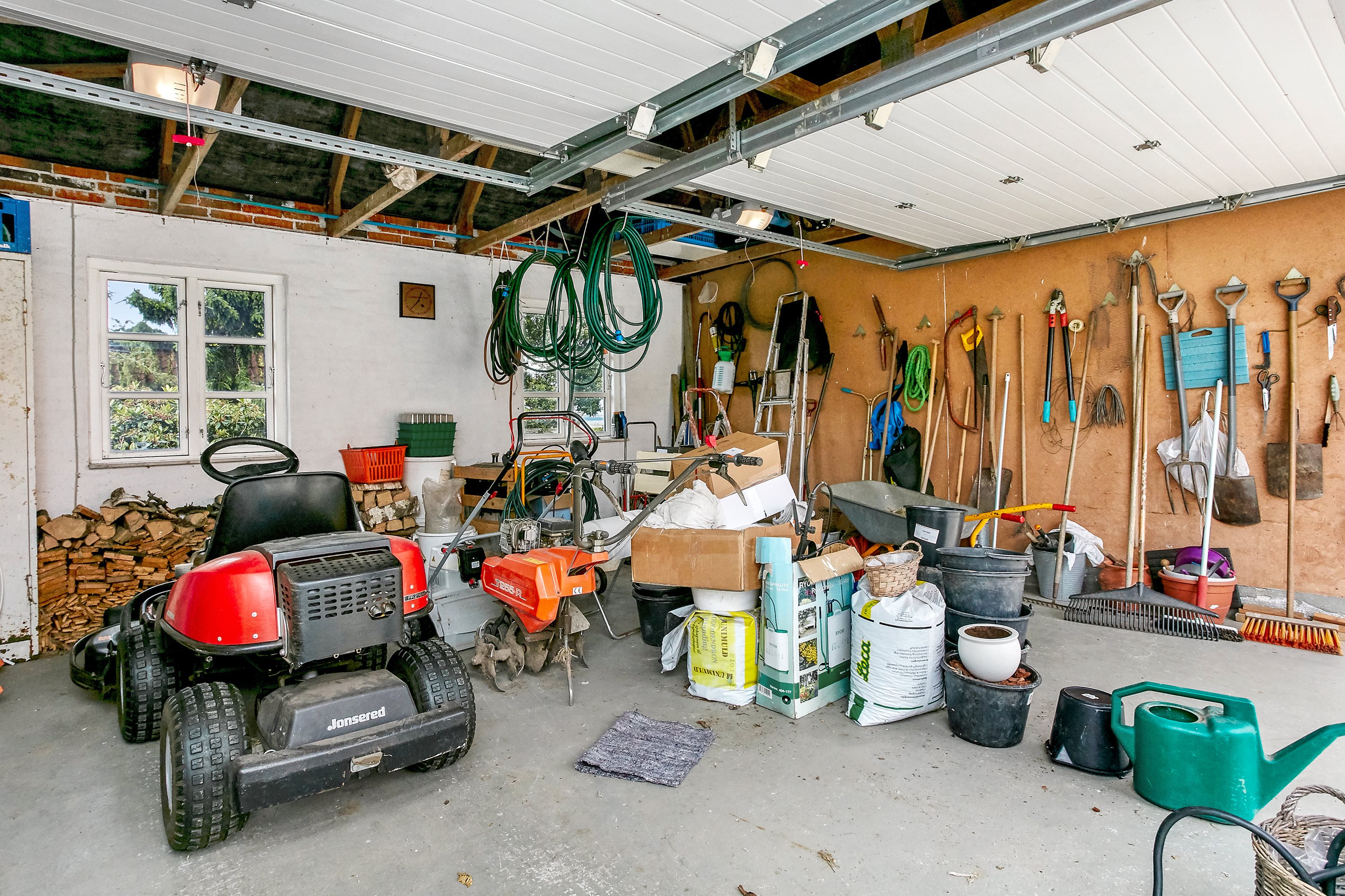 Fremhævet garage billede i fuldskærmstilstand. Billede af Snaptunvej 33A, Snaptun, 7130 Juelsminde