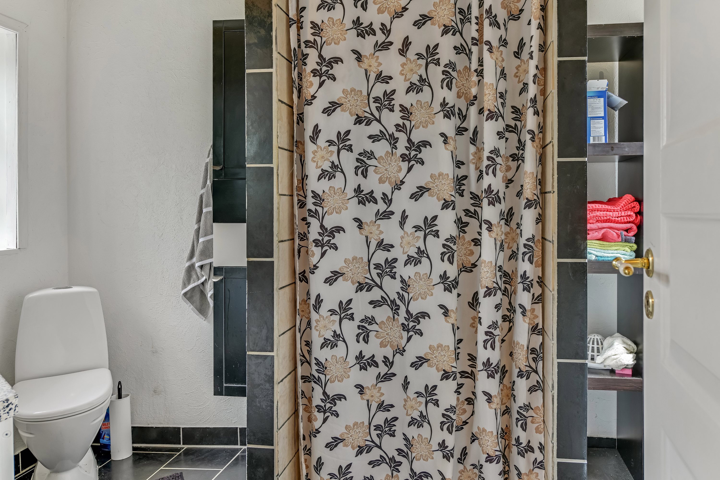 Fremhævet badeværelse billede i fuldskærmstilstand. Billede af Østergade 13, 6623 Vorbasse