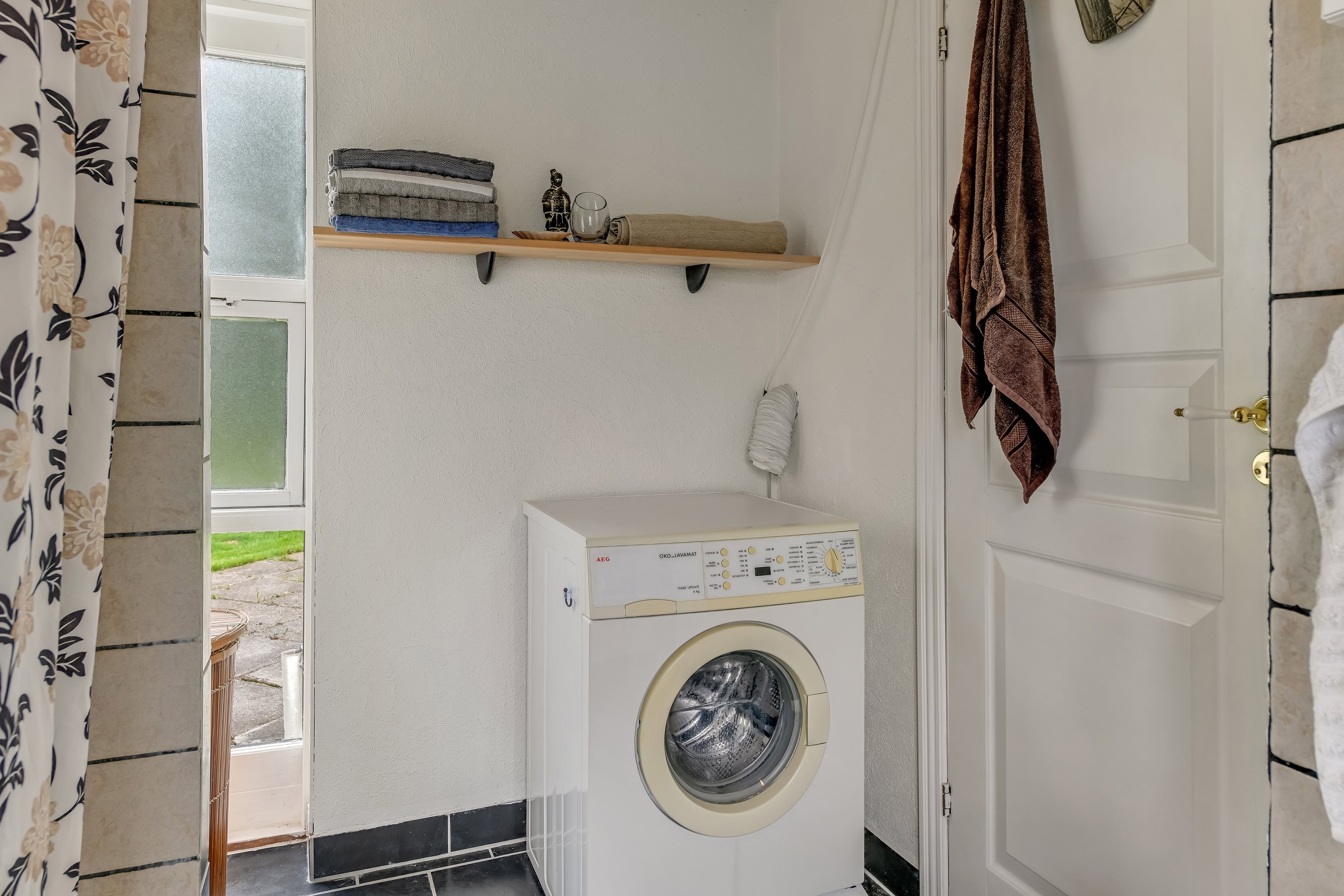 Fremhævet badeværelse billede i fuldskærmstilstand. Billede af Østergade 13, 6623 Vorbasse