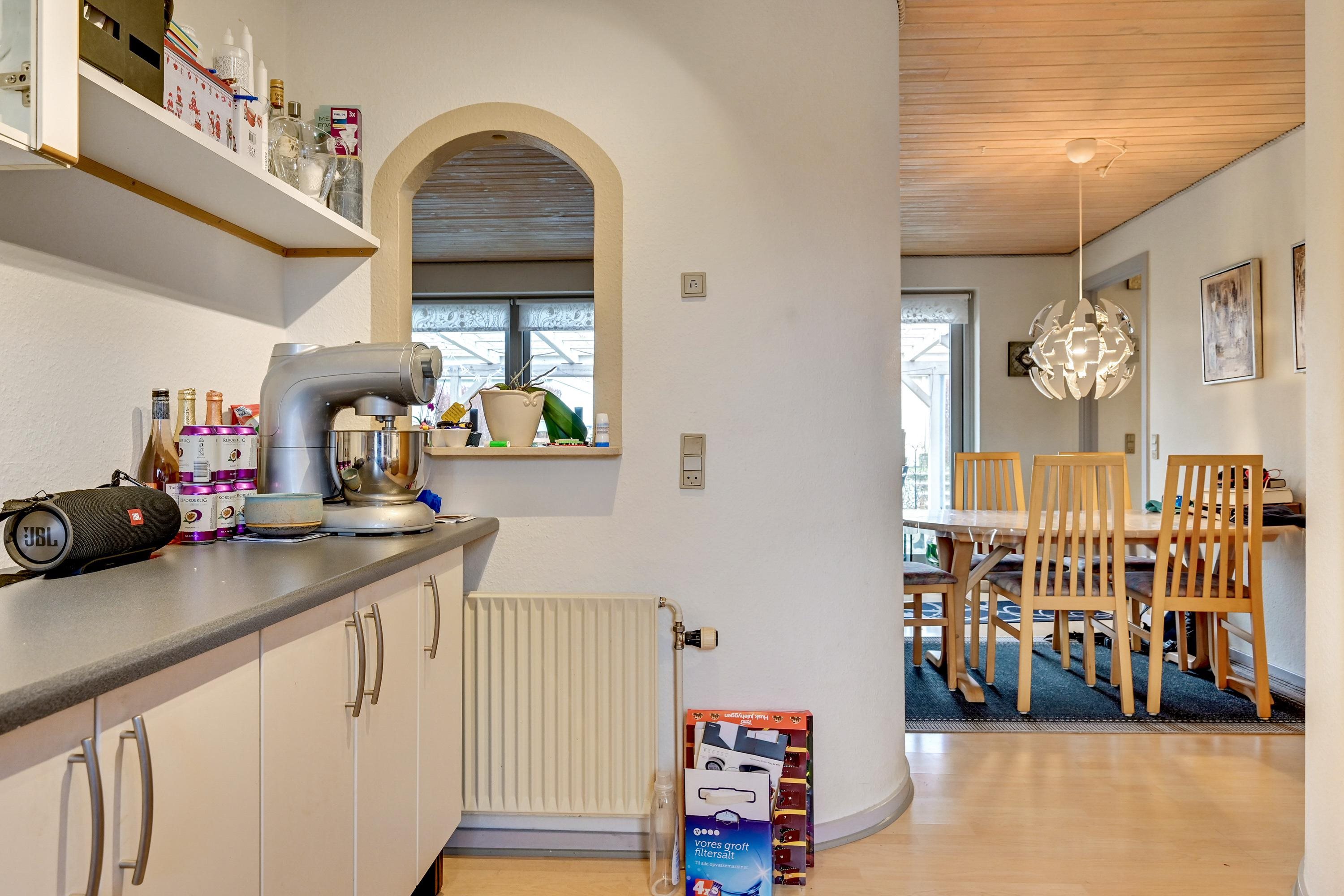 Fremhævet køkken billede i fuldskærmstilstand. Billede af Hagenstrupparken 33B, 8860 Ulstrup