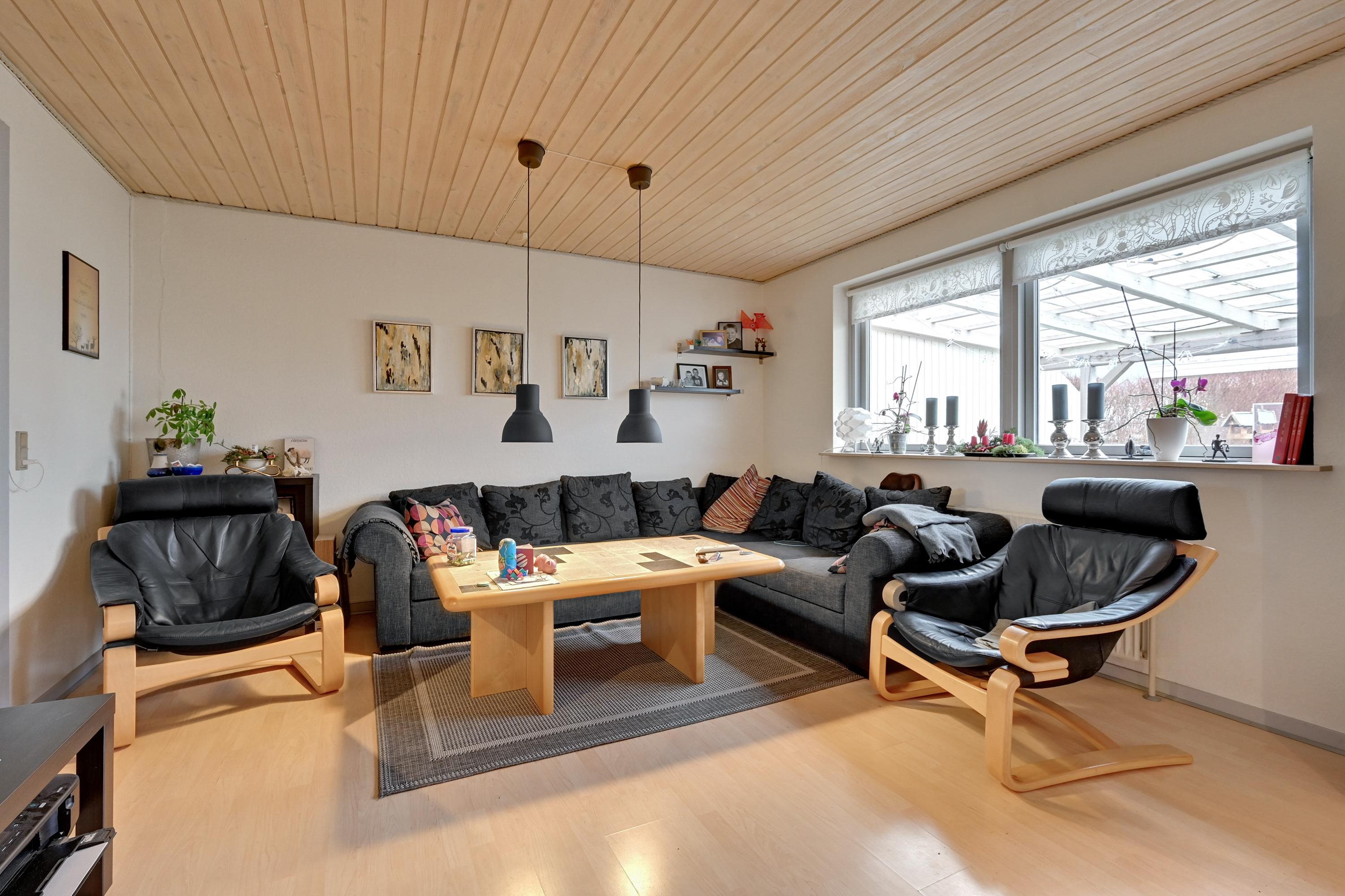 Fremhævet stue billede i fuldskærmstilstand. Billede af Hagenstrupparken 33B, 8860 Ulstrup