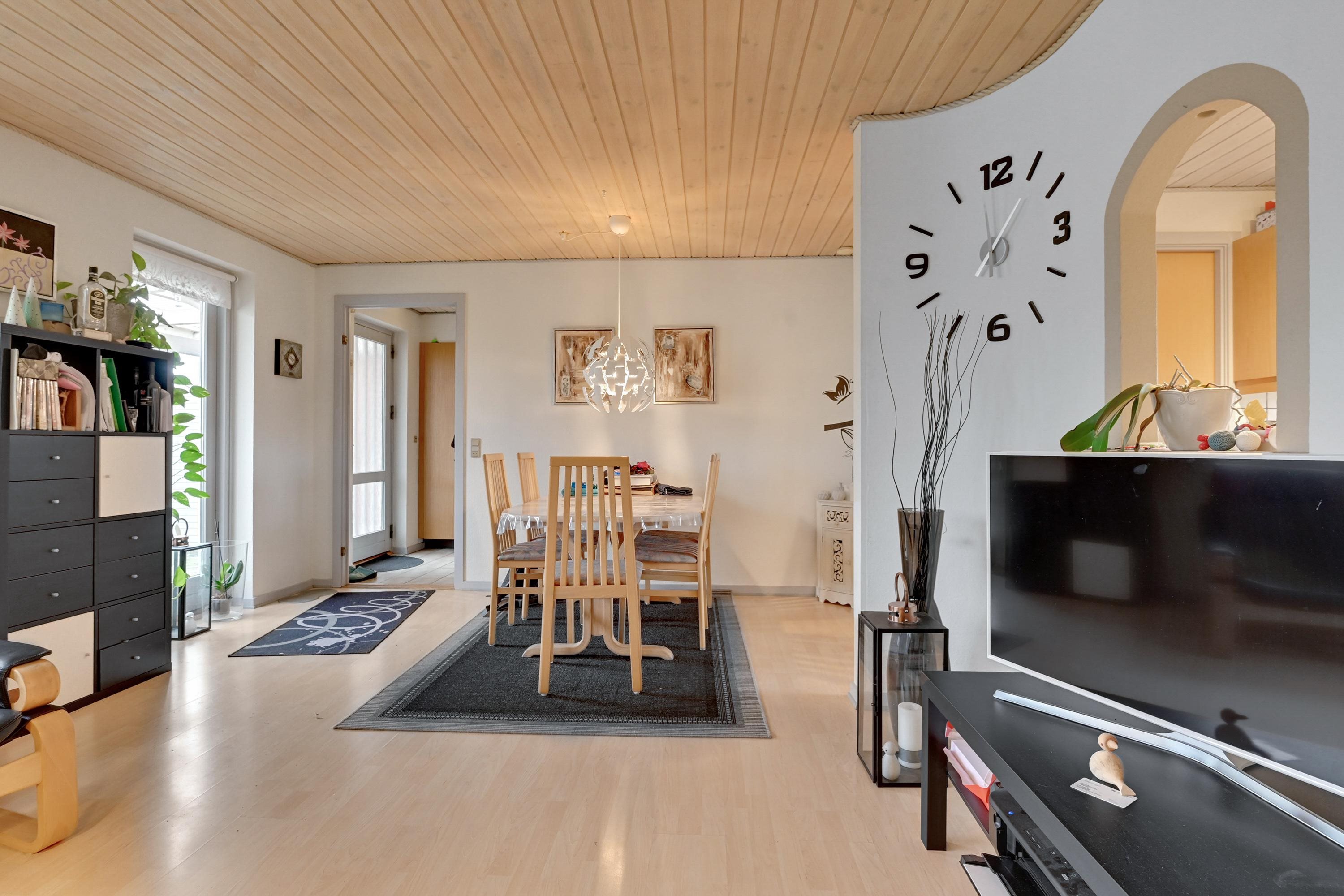 Fremhævet stue billede i fuldskærmstilstand. Billede af Hagenstrupparken 33B, 8860 Ulstrup