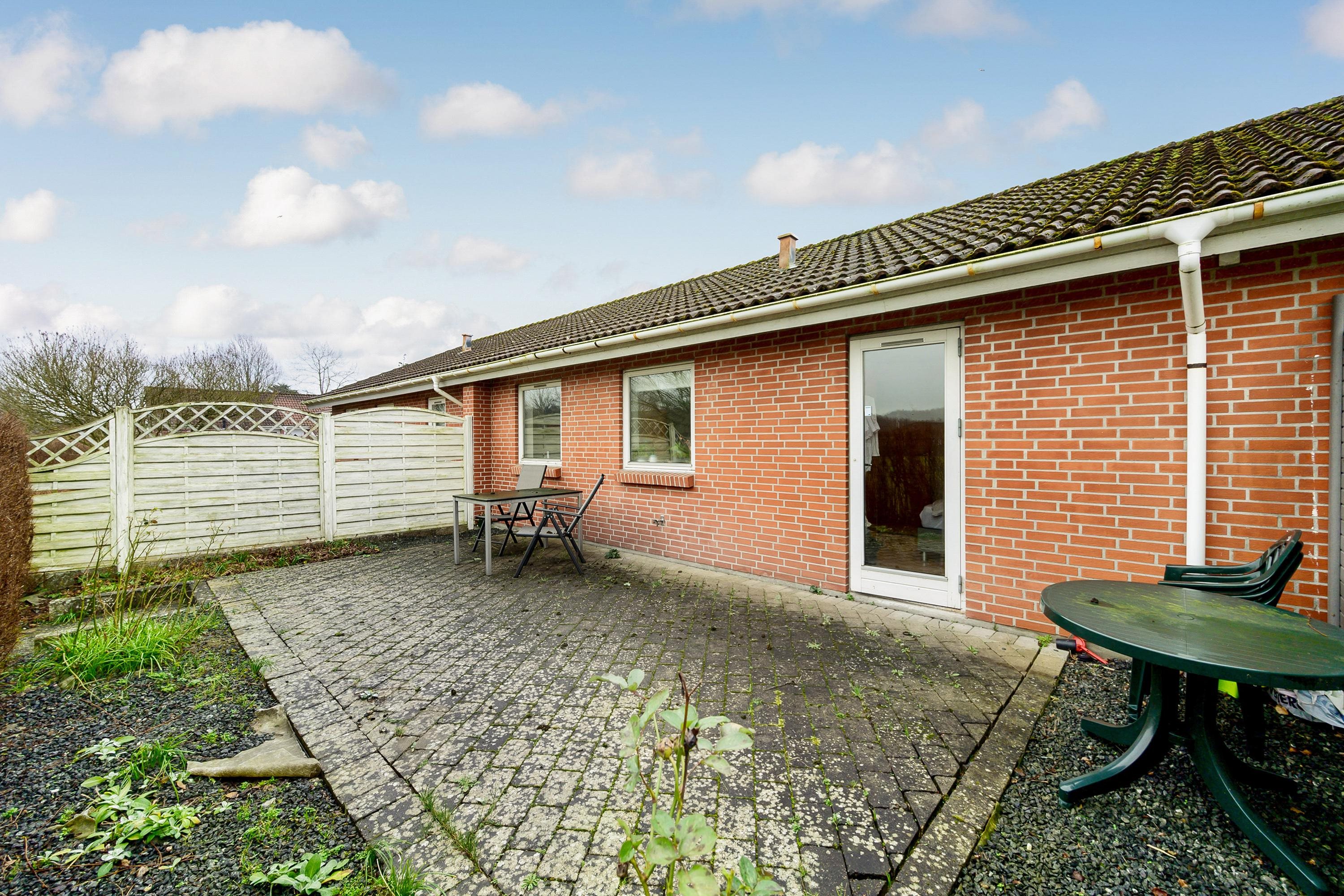 Fremhævet terrasse billede i fuldskærmstilstand. Billede af Hagenstrupparken 33B, 8860 Ulstrup