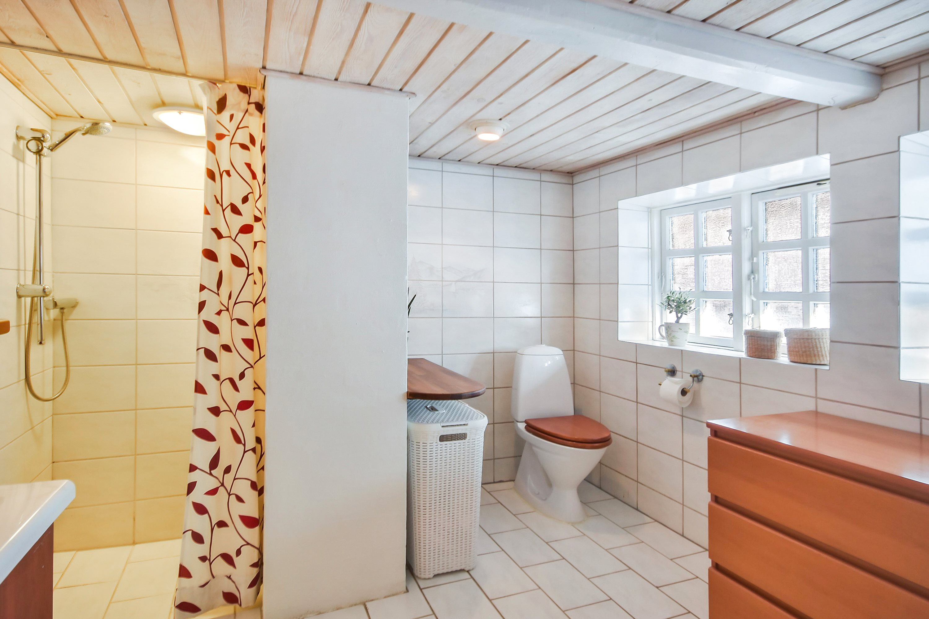 Fremhævet badeværelse billede i fuldskærmstilstand. Billede af Smedegade 4, Ketting, 6440 Augustenborg