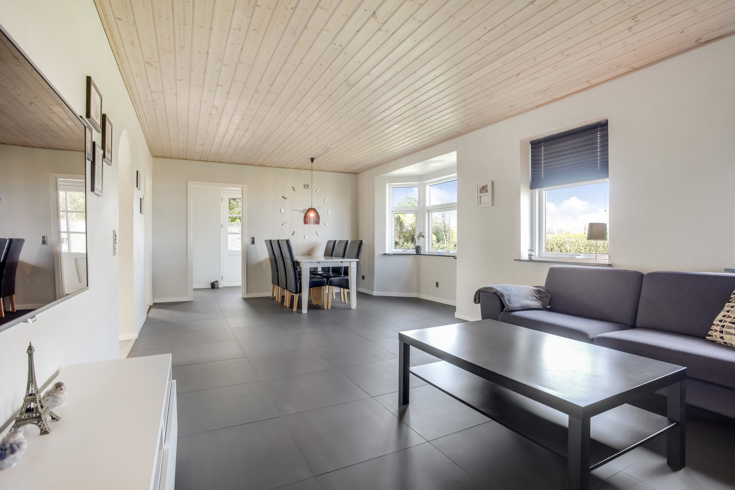 Fremhævet stue billede i fuldskærmstilstand. Billede af Hårupgade 7, Hårup, 8740 Brædstrup