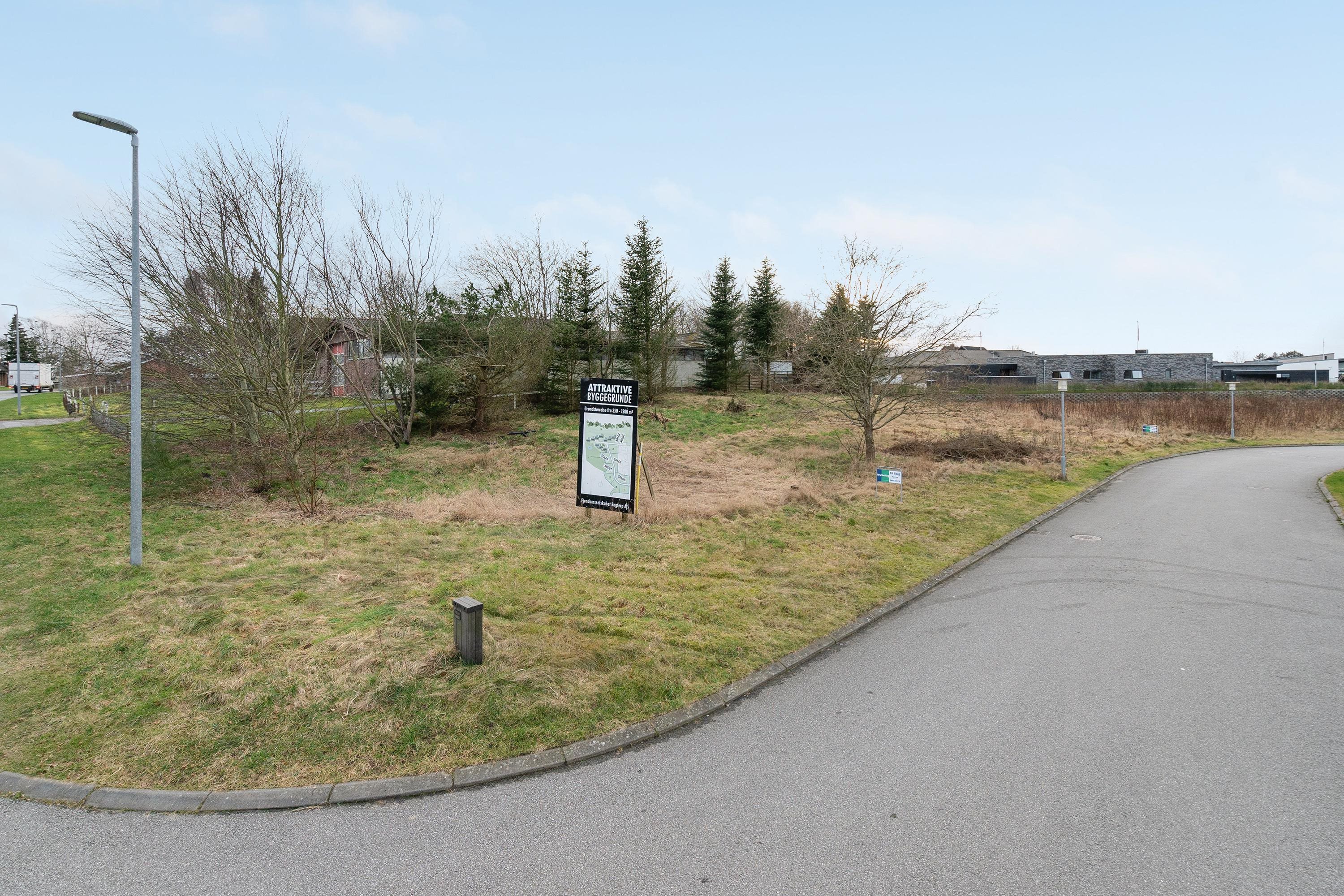 Miniaturebillede 1: grund. Billede af Engparken 9, 9800 Hjørring