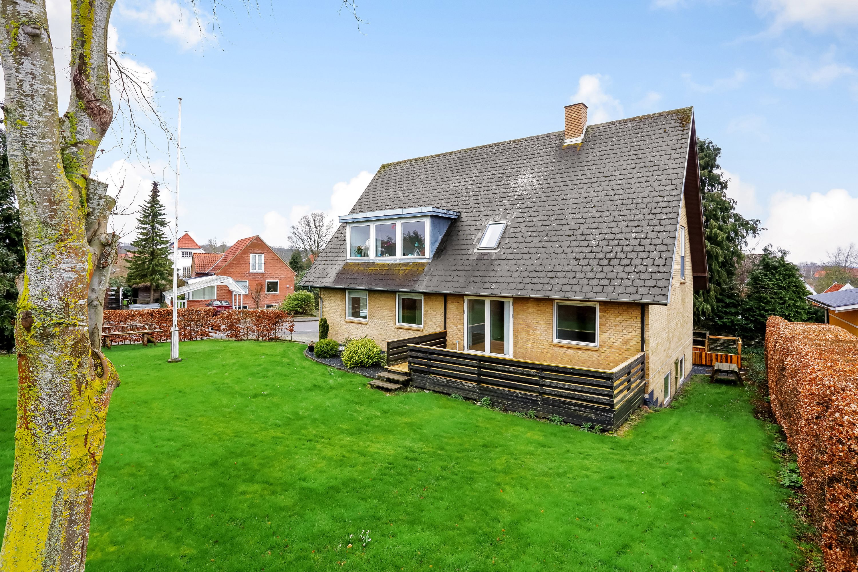 Miniaturebillede 1: ejendommen. Billede af Sct. Laurentii Vej 24, 8800 Viborg