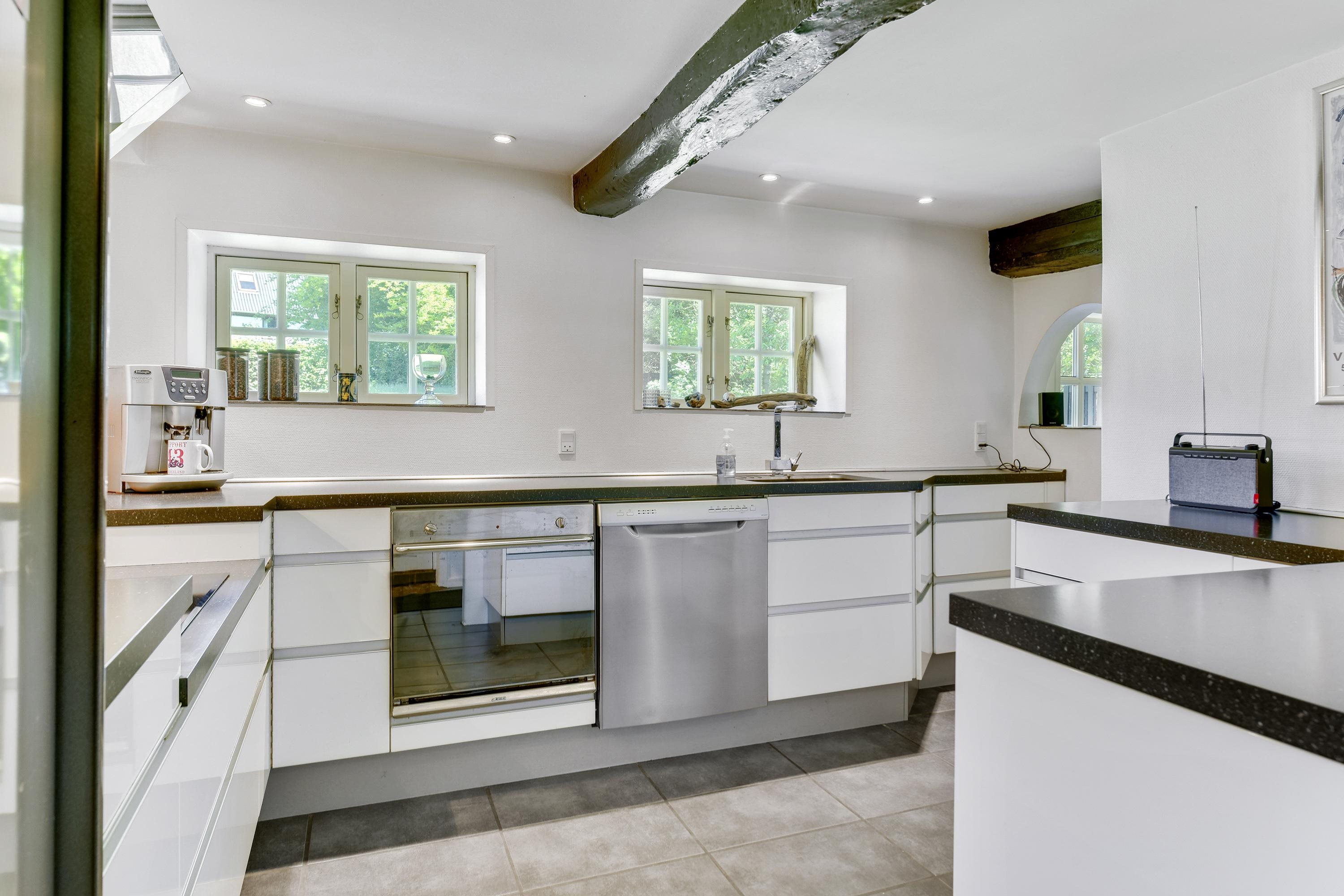 Fremhævet køkken billede i fuldskærmstilstand. Billede af Vilstrup Bysving 29, Sdr. Vilstrup, 6100 Haderslev