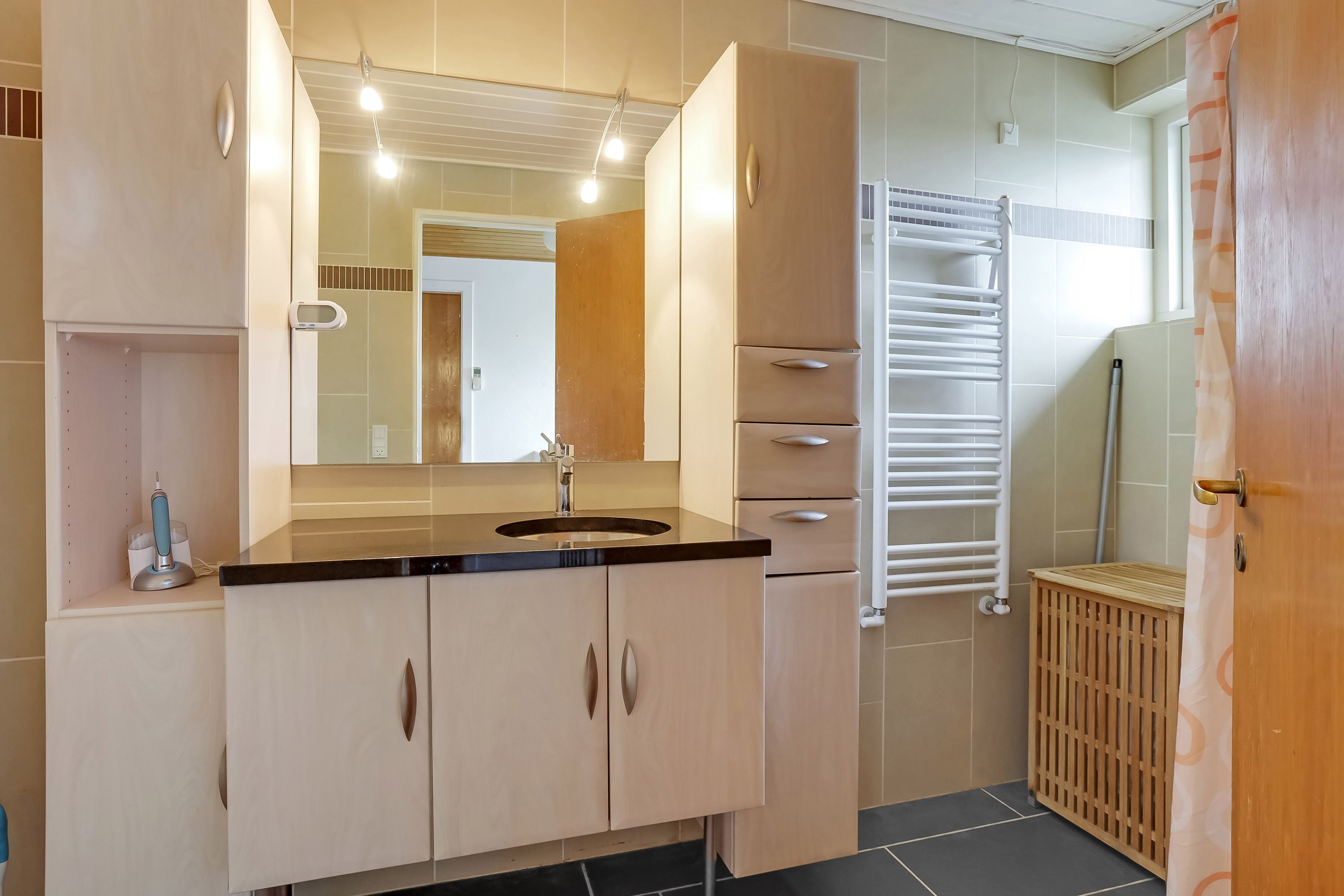 Fremhævet badeværelse billede i fuldskærmstilstand. Billede af Granstien 5, Birgittelyst, 8800 Viborg