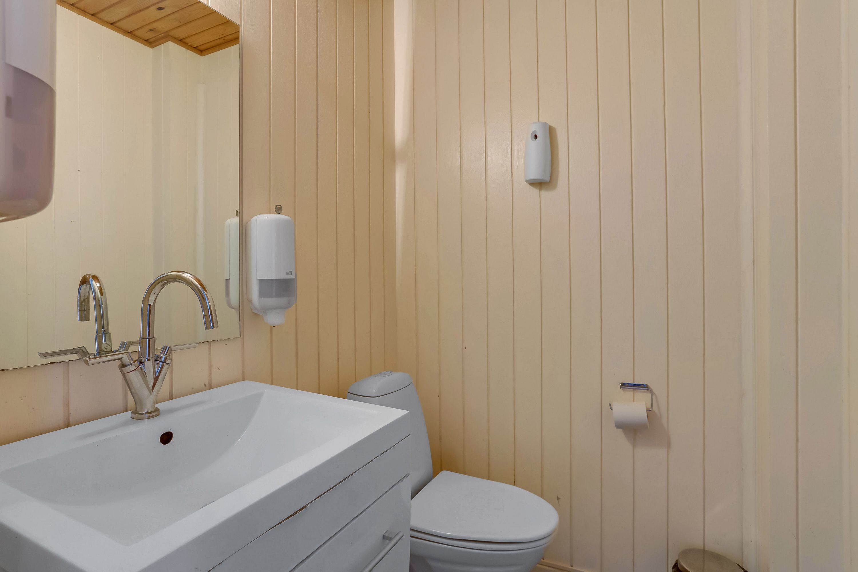 Fremhævet badeværelse billede i fuldskærmstilstand. Billede af Granstien 5, Birgittelyst, 8800 Viborg