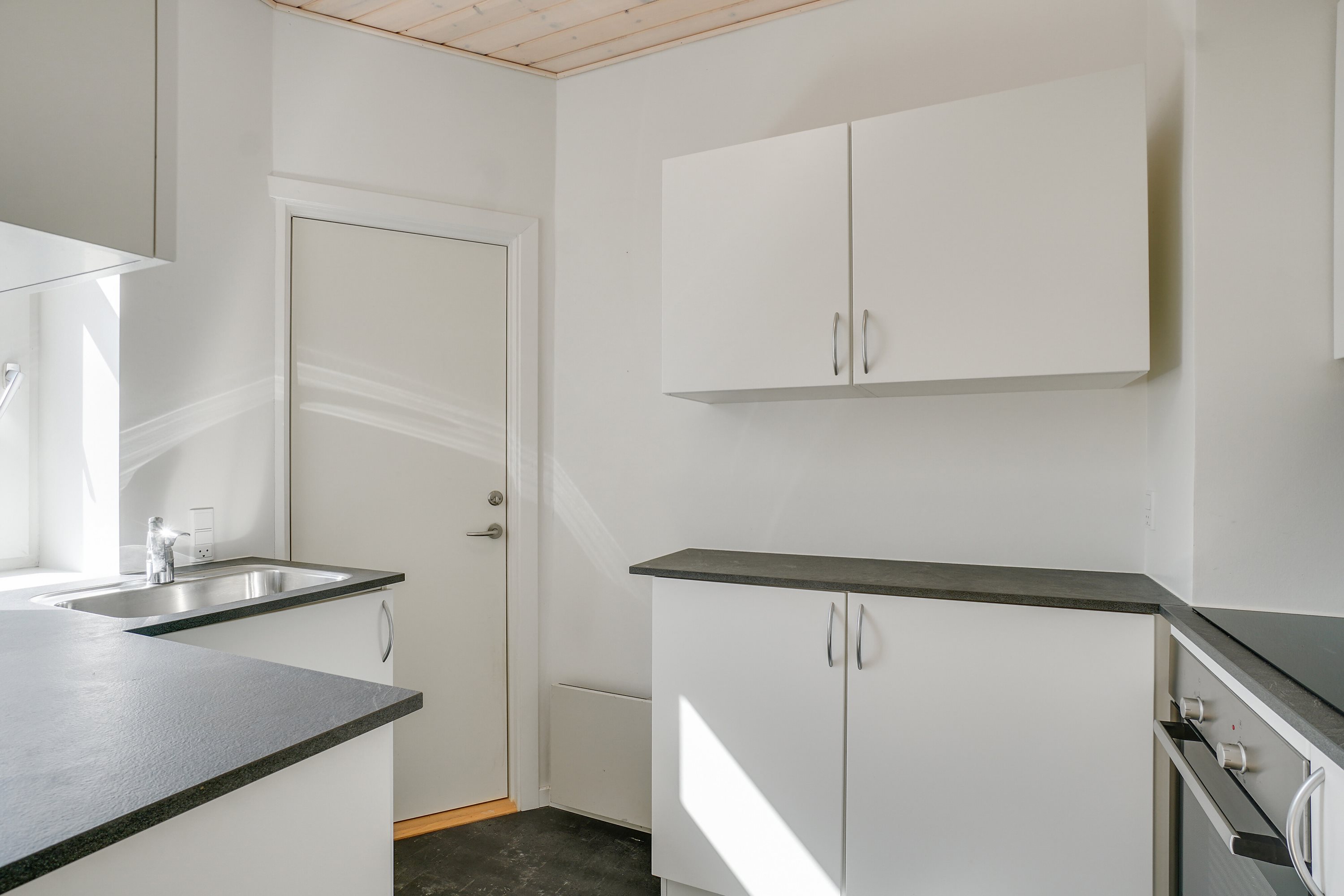 Fremhævet køkken billede i fuldskærmstilstand. Billede af Holsteinsgade 21, st.. tv., 8300 Odder