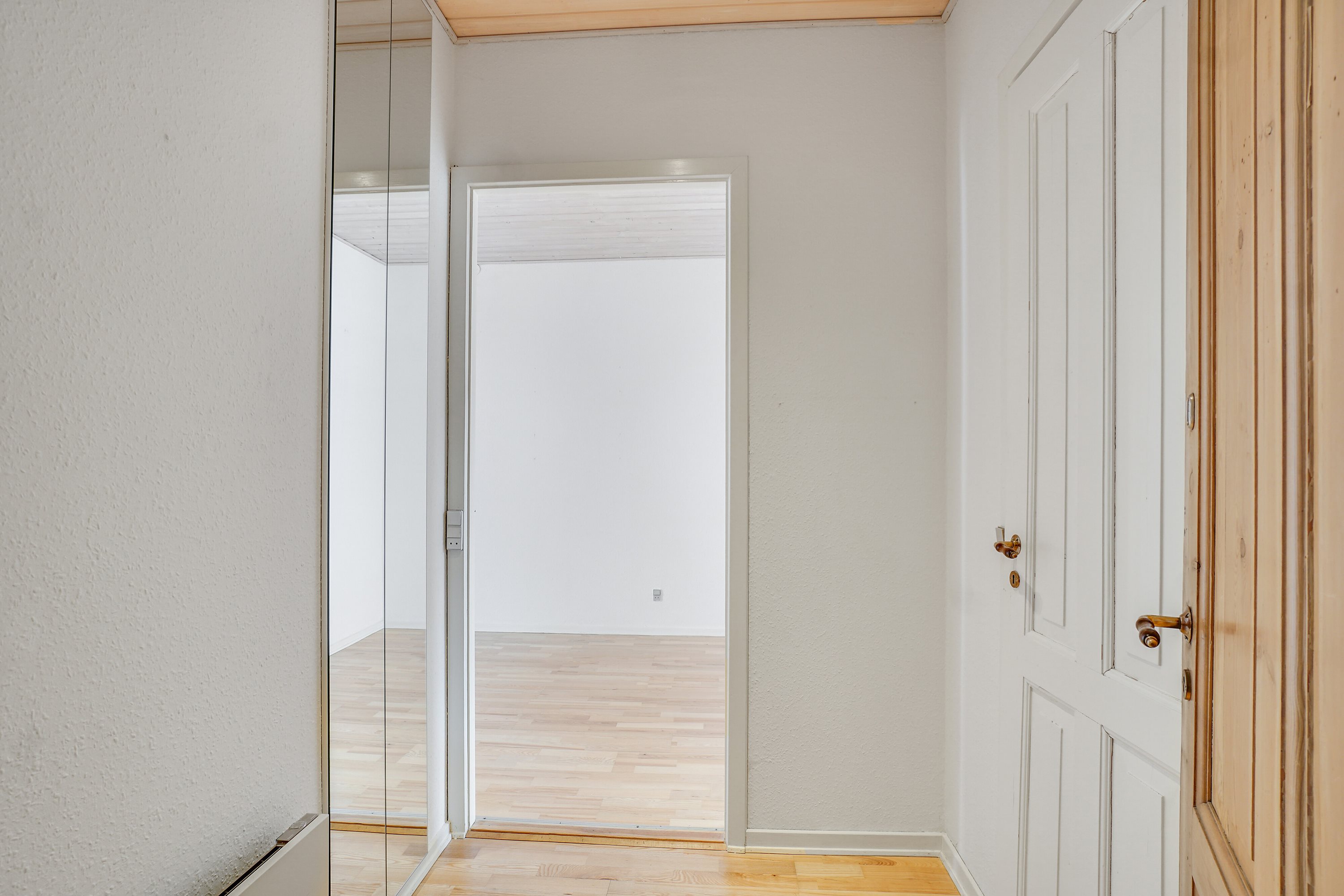 Fremhævet entré billede i fuldskærmstilstand. Billede af Holsteinsgade 21, st.. tv., 8300 Odder