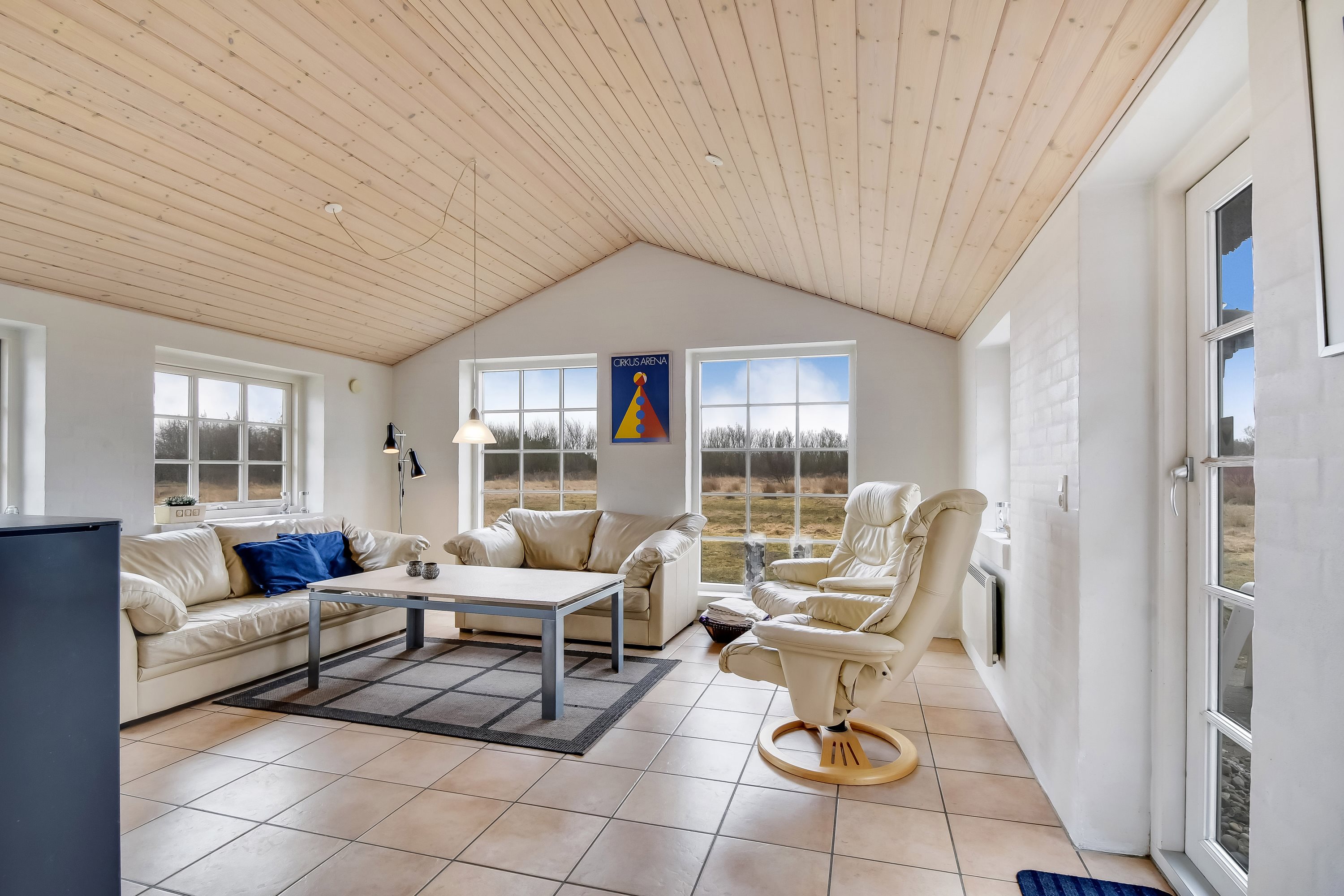 Fremhævet stue billede i fuldskærmstilstand. Billede af Øvej 13, Husby Strandenge, 6990 Ulfborg