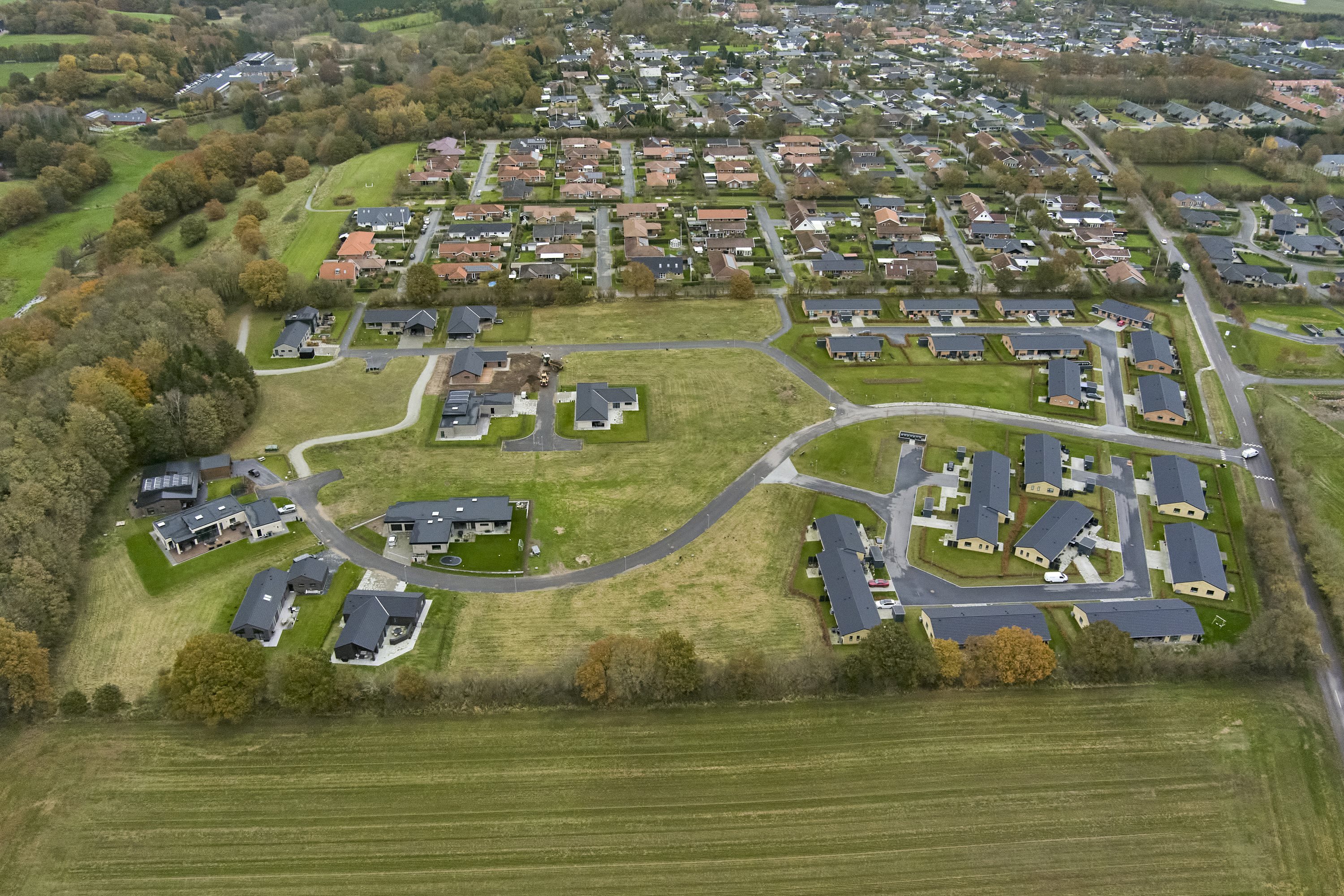 Fremhævet andet billede i fuldskærmstilstand. Billede af Løvvænget 2, 6051 Almind