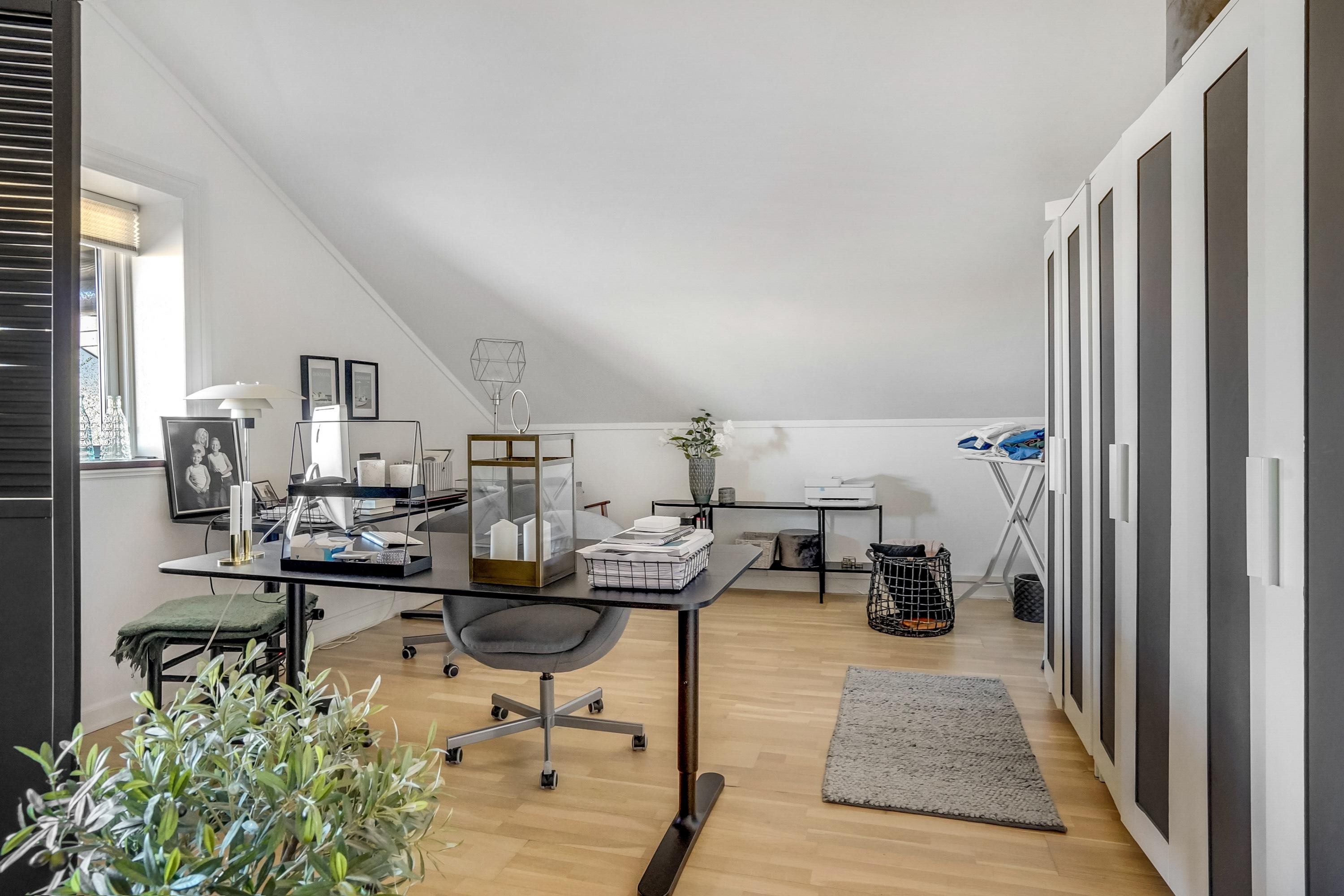 Fremhævet værelse billede i fuldskærmstilstand. Billede af Elleholmvej 15B, Ravnebjerg, 5250 Odense SV