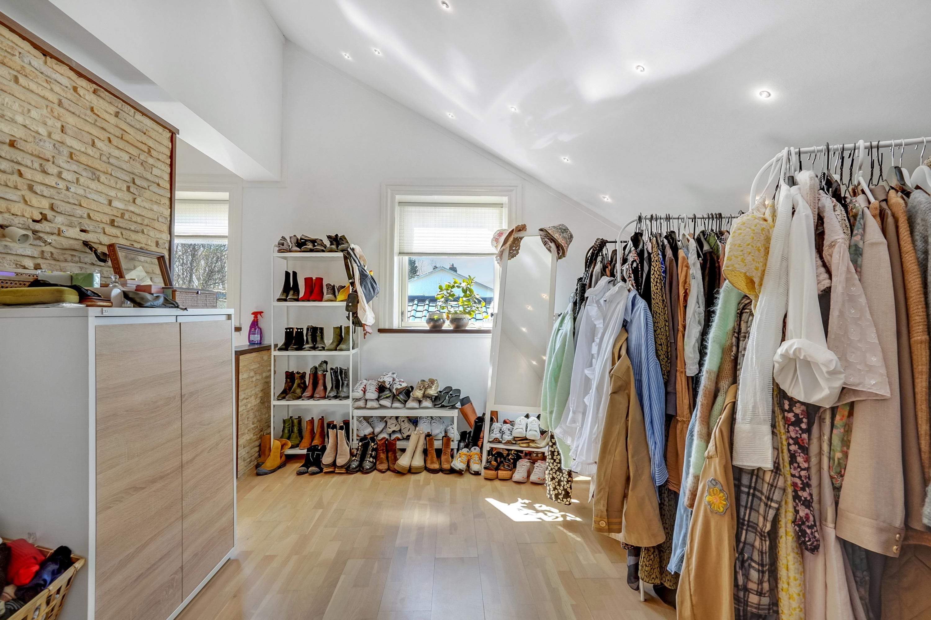 Fremhævet værelse billede i fuldskærmstilstand. Billede af Elleholmvej 15B, Ravnebjerg, 5250 Odense SV