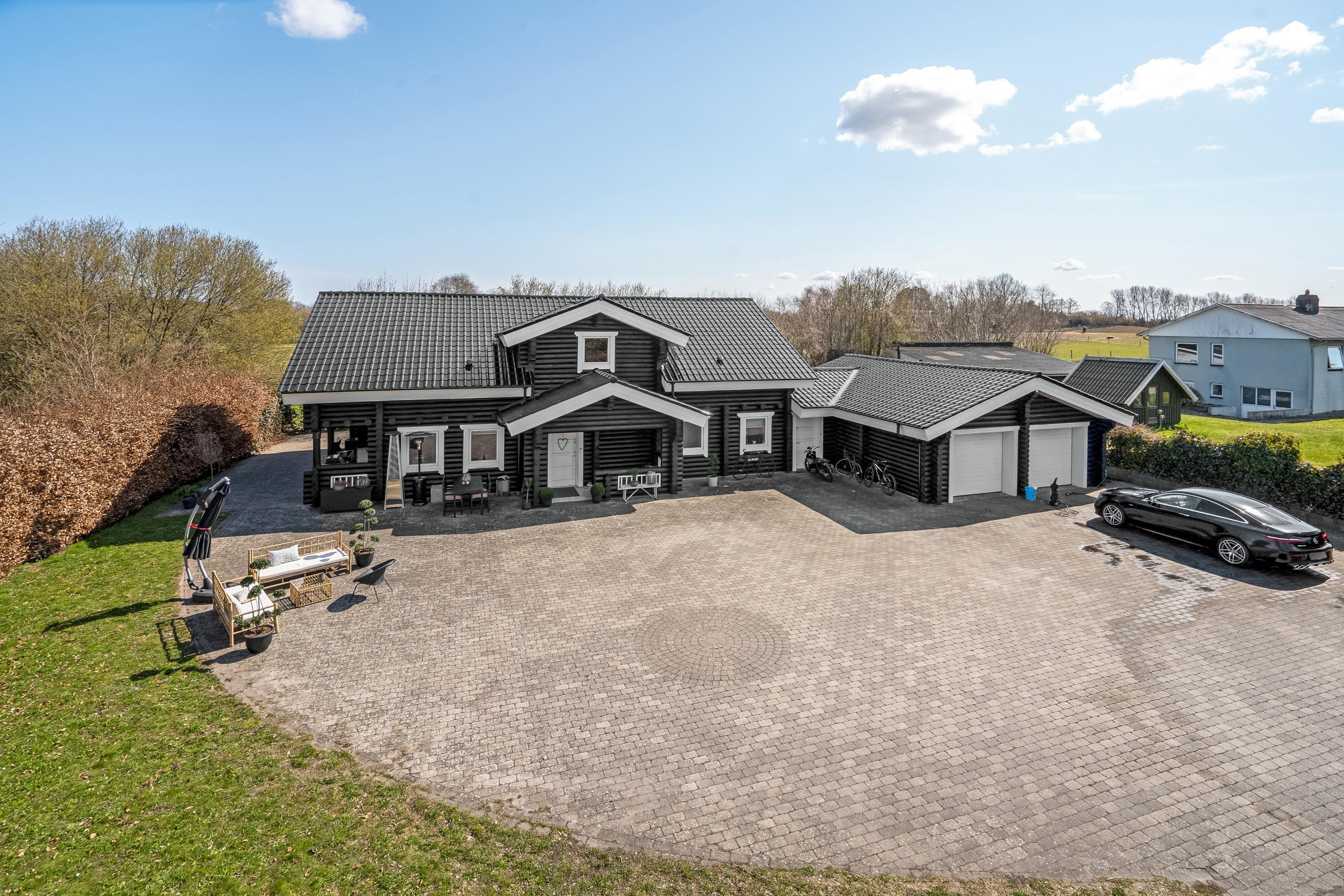 Fremhævet ejendommen billede i fuldskærmstilstand. Billede af Elleholmvej 15B, Ravnebjerg, 5250 Odense SV