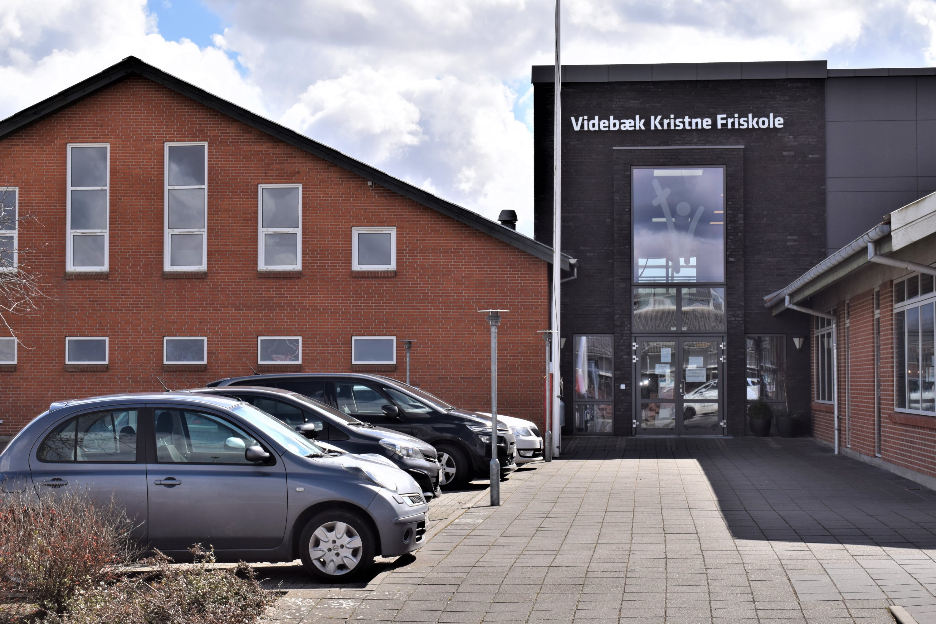 Fremhævet skole billede i fuldskærmstilstand. Billede af Højsageralle 2, 6920 Videbæk