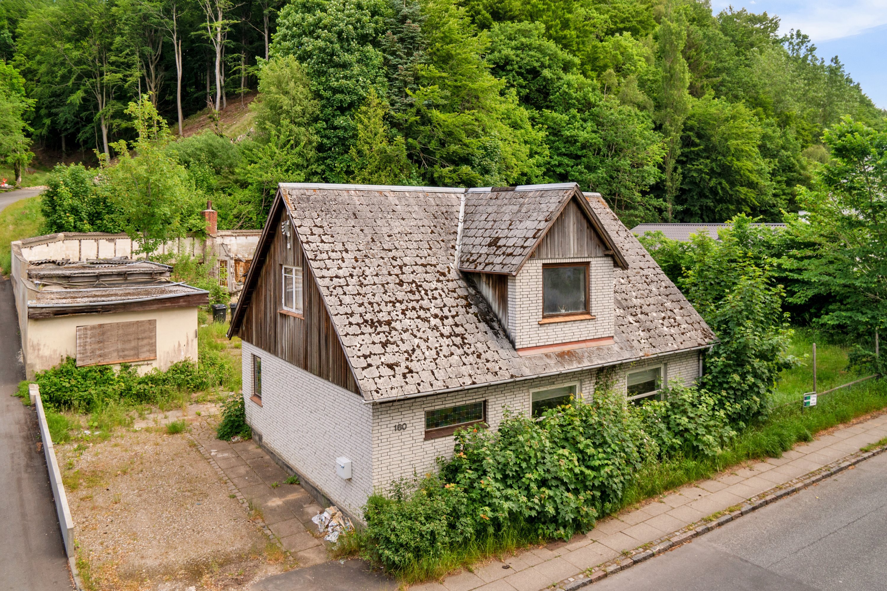 Fremhævet ejendommen billede i fuldskærmstilstand. Billede af Vardevej 160, + 162, 7100 Vejle