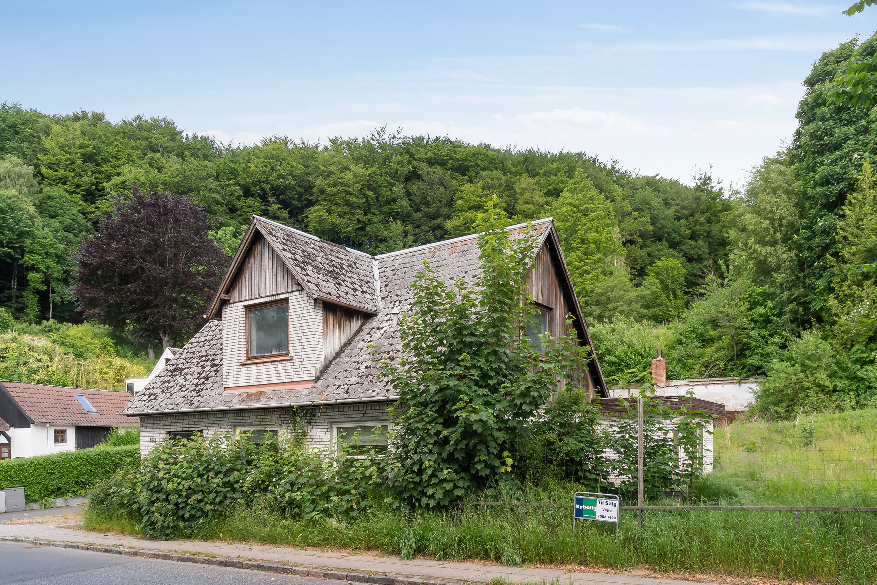 Fremhævet ejendommen billede i fuldskærmstilstand. Billede af Vardevej 160, + 162, 7100 Vejle