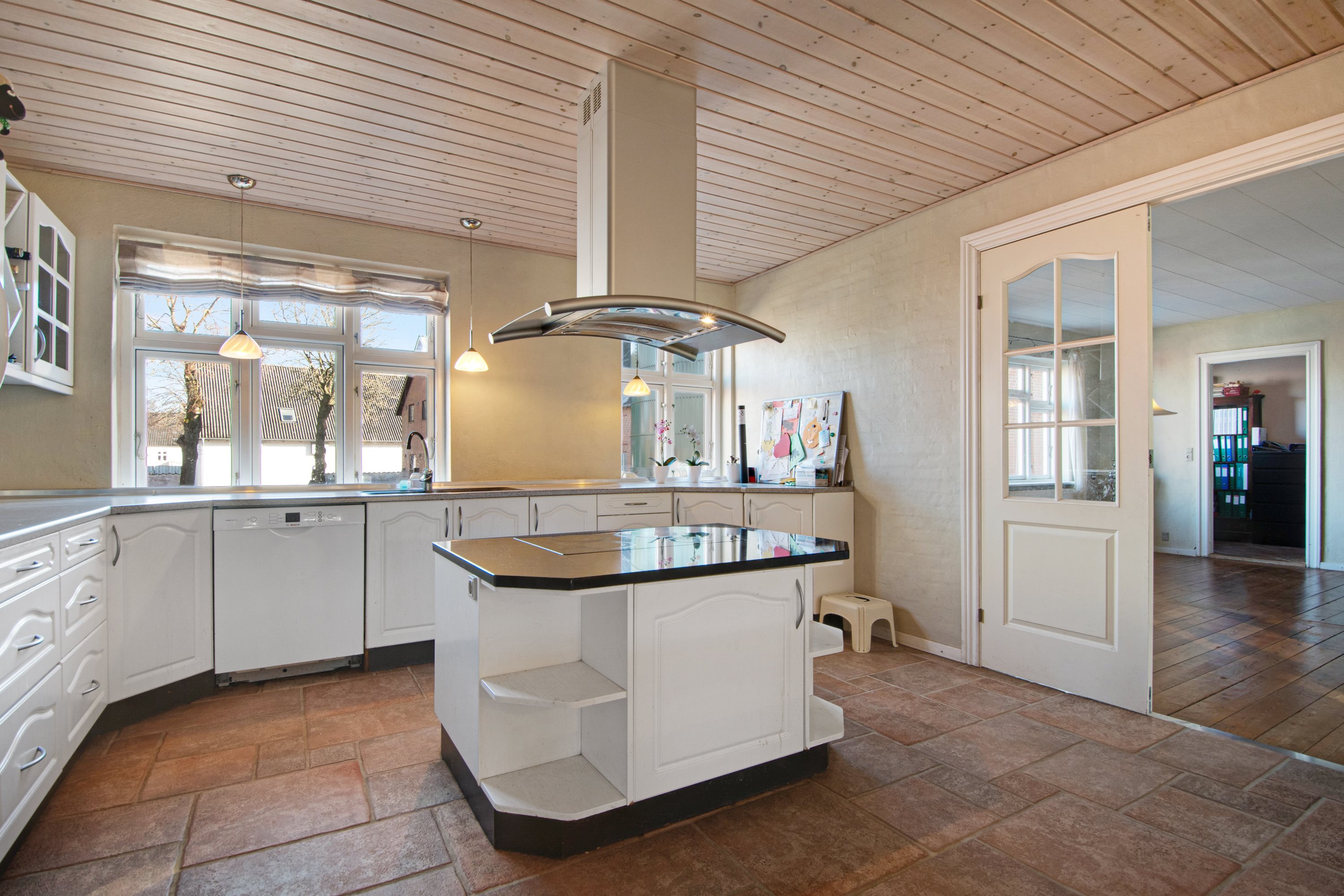 Fremhævet køkken billede i fuldskærmstilstand. Billede af Nødagervej 8, 8560 Kolind