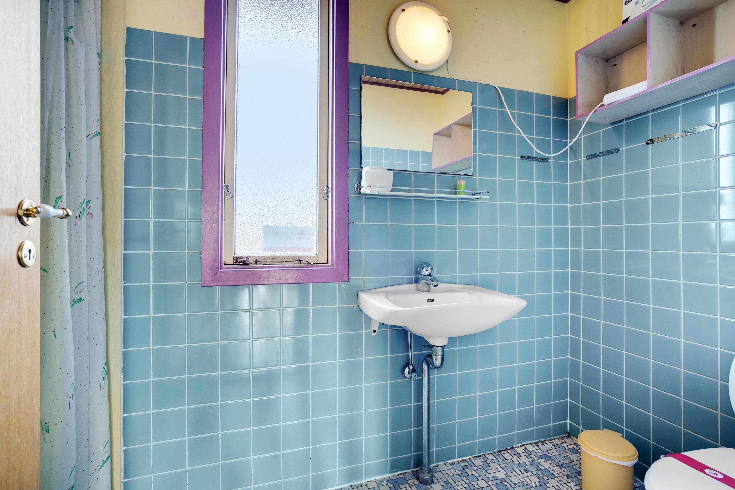 Fremhævet badeværelse billede i fuldskærmstilstand. Billede af Indemarken 26, Skallerup, 9800 Hjørring