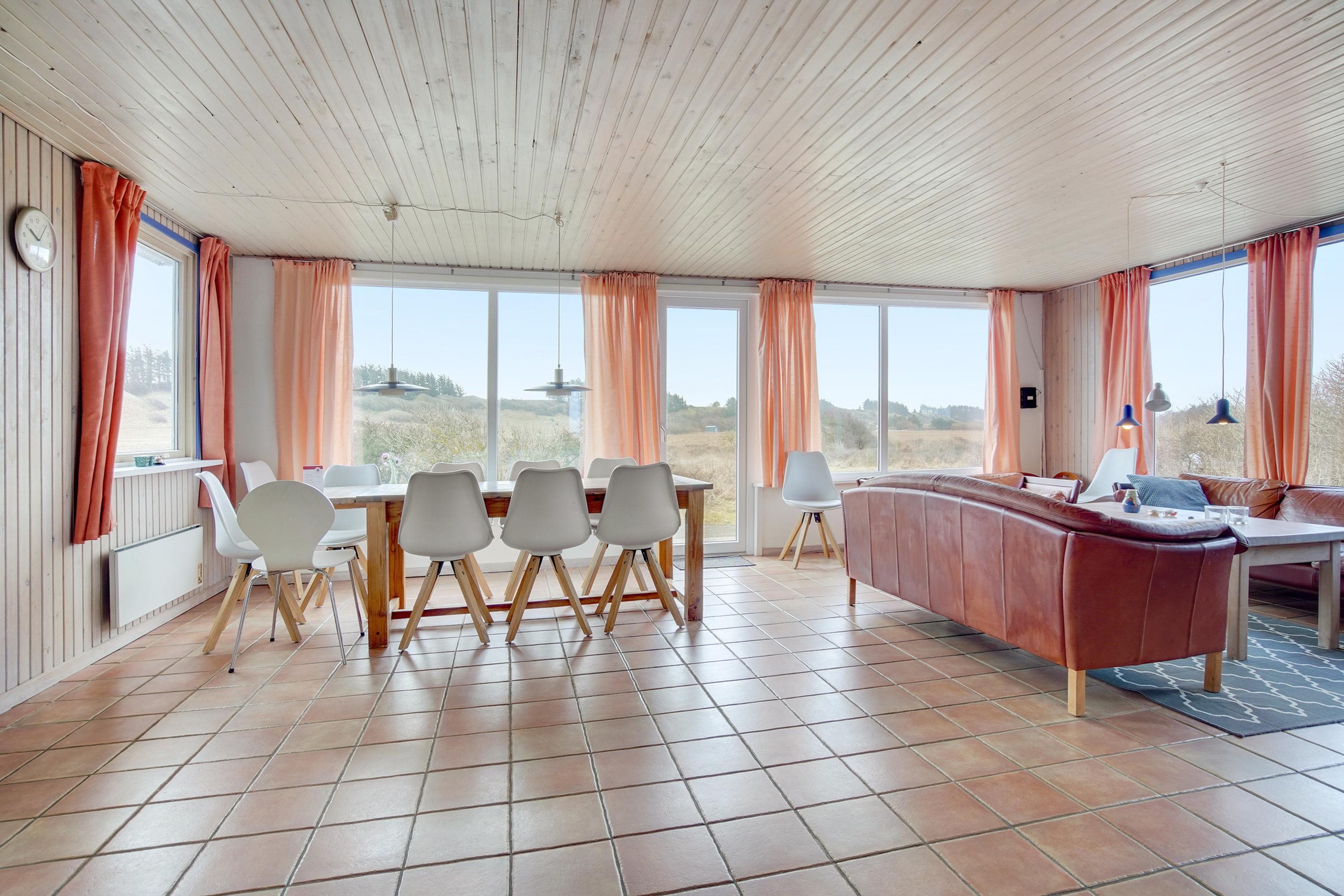 Fremhævet stue billede i fuldskærmstilstand. Billede af Indemarken 26, Skallerup, 9800 Hjørring