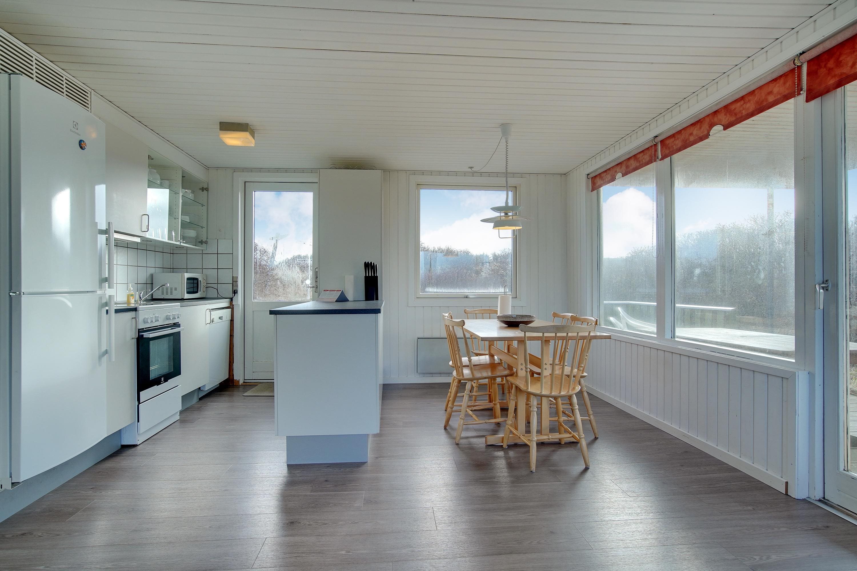 Fremhævet køkken billede i fuldskærmstilstand. Billede af Indemarken 28, Skal Klit, 9800 Hjørring