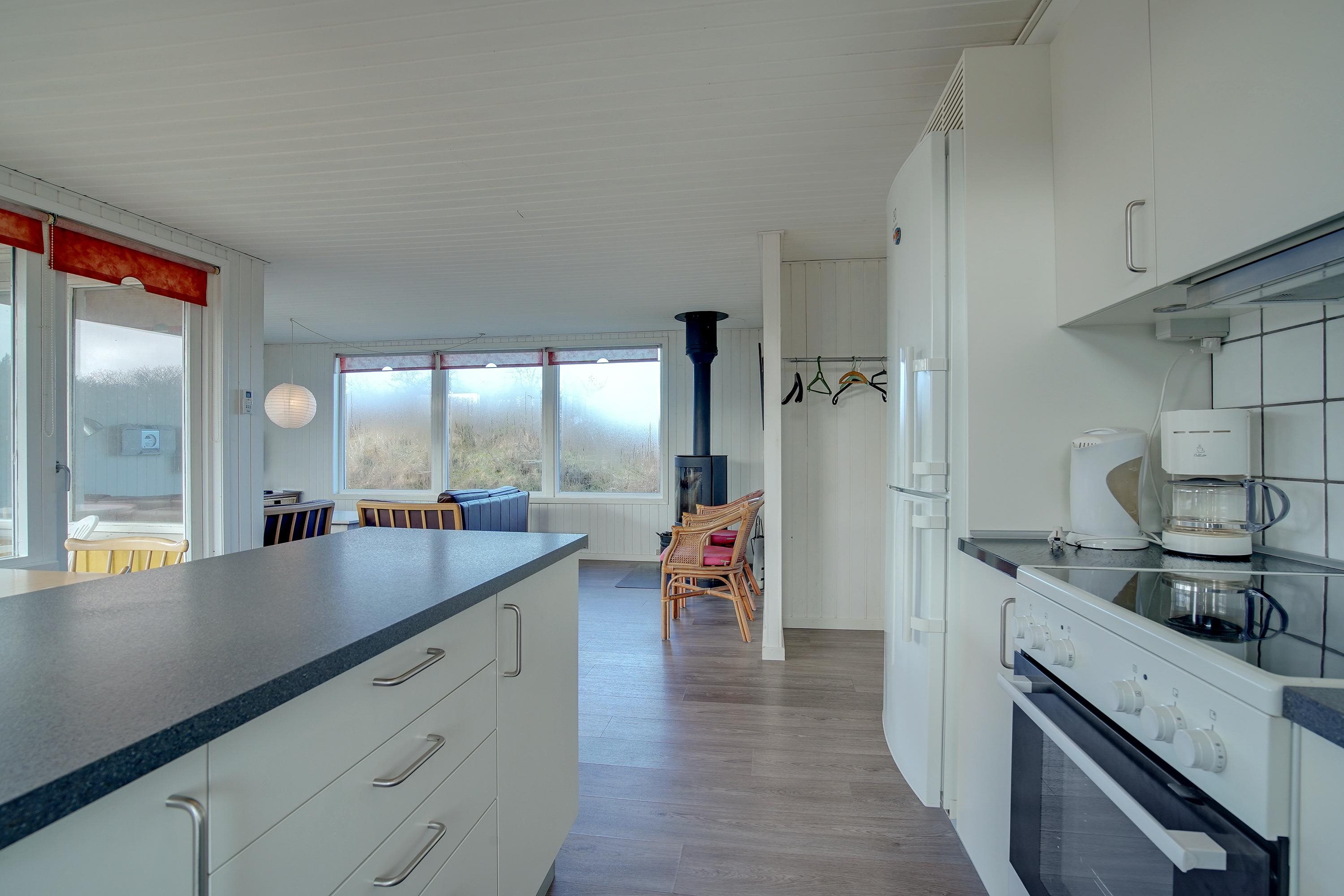 Fremhævet køkken billede i fuldskærmstilstand. Billede af Indemarken 28, Skal Klit, 9800 Hjørring