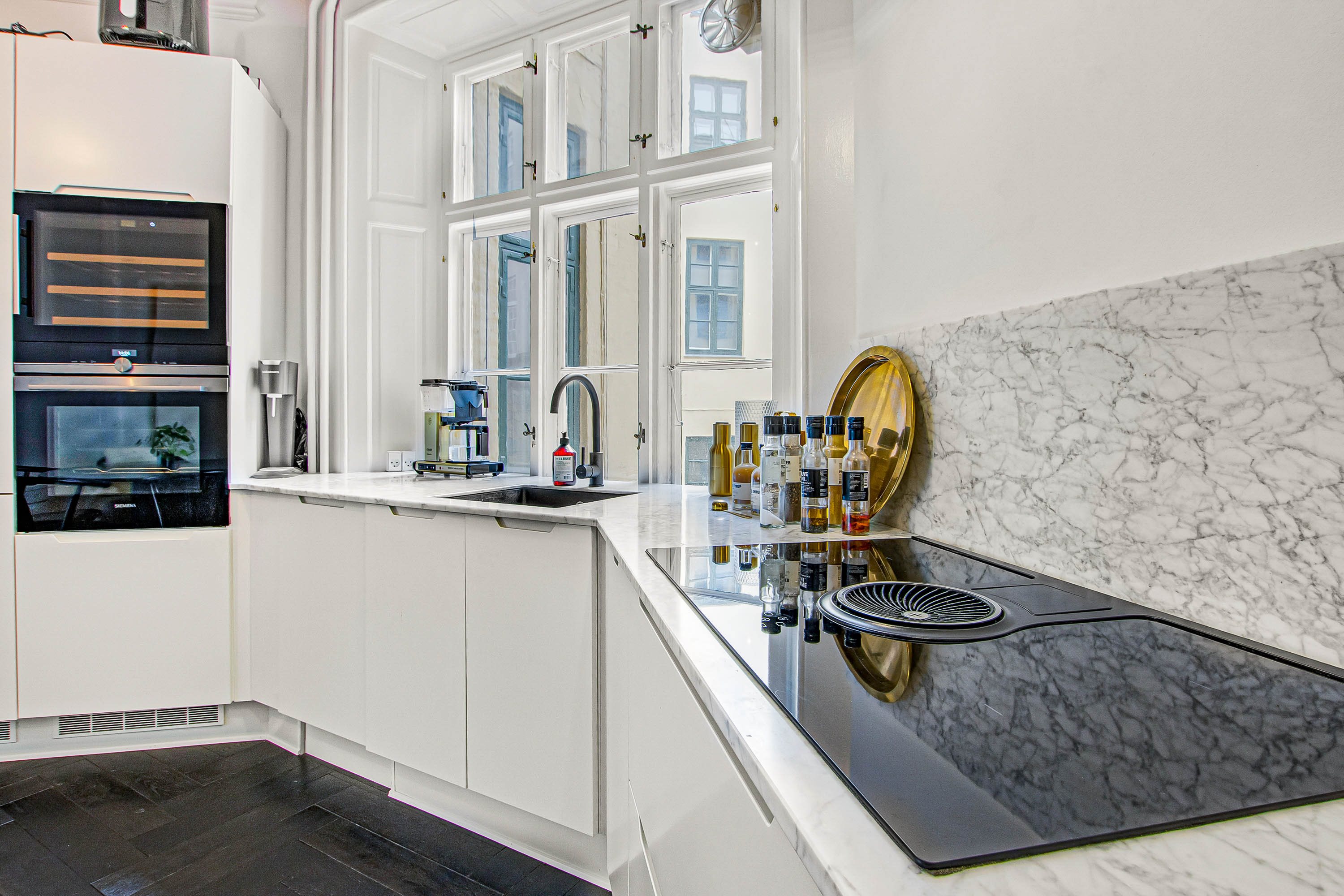 Fremhævet køkken billede i fuldskærmstilstand. Billede af Hyskenstræde 3, 1. tv., 1207 København K