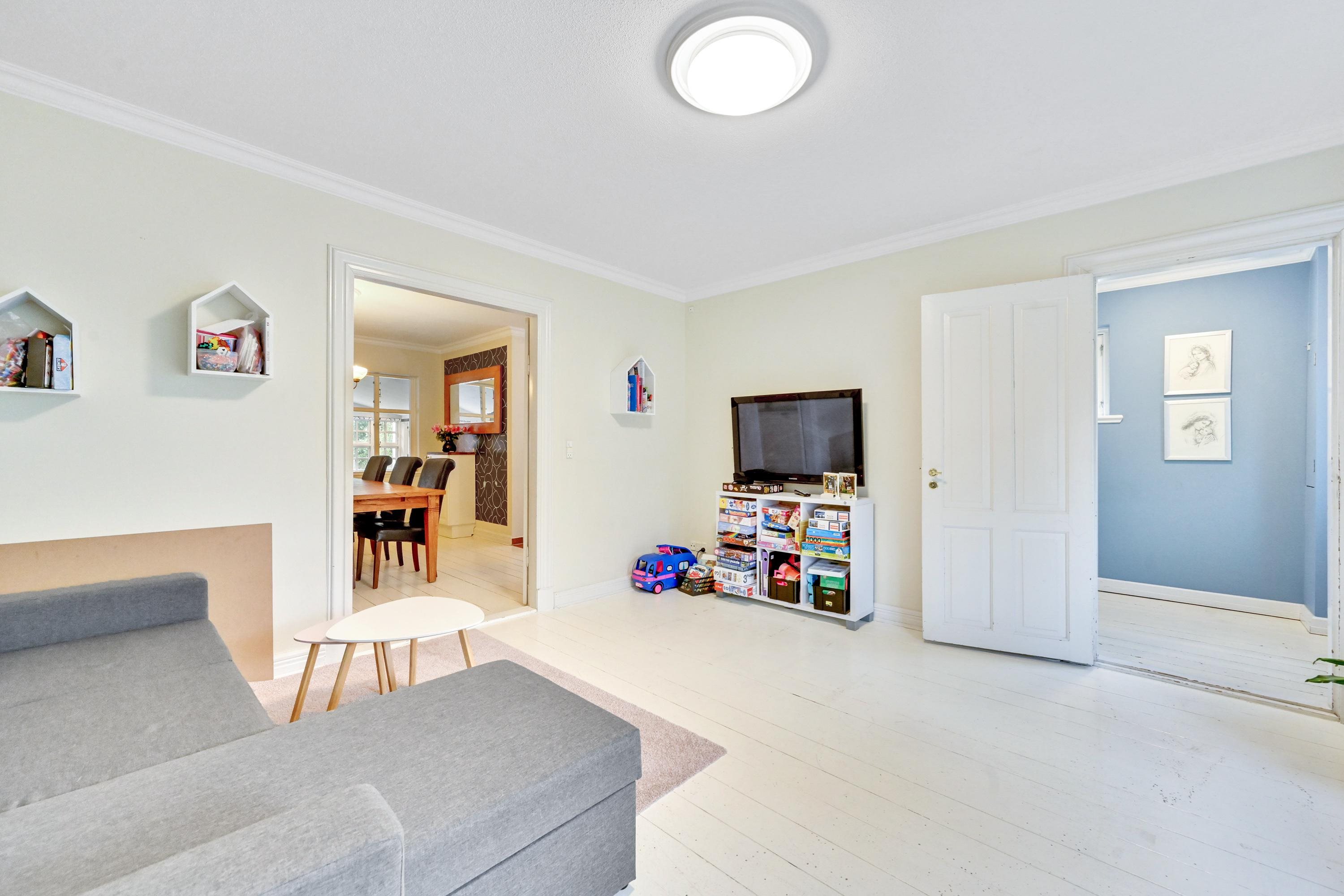 Fremhævet stue billede i fuldskærmstilstand. Billede af Pilealle 14, 6900 Skjern