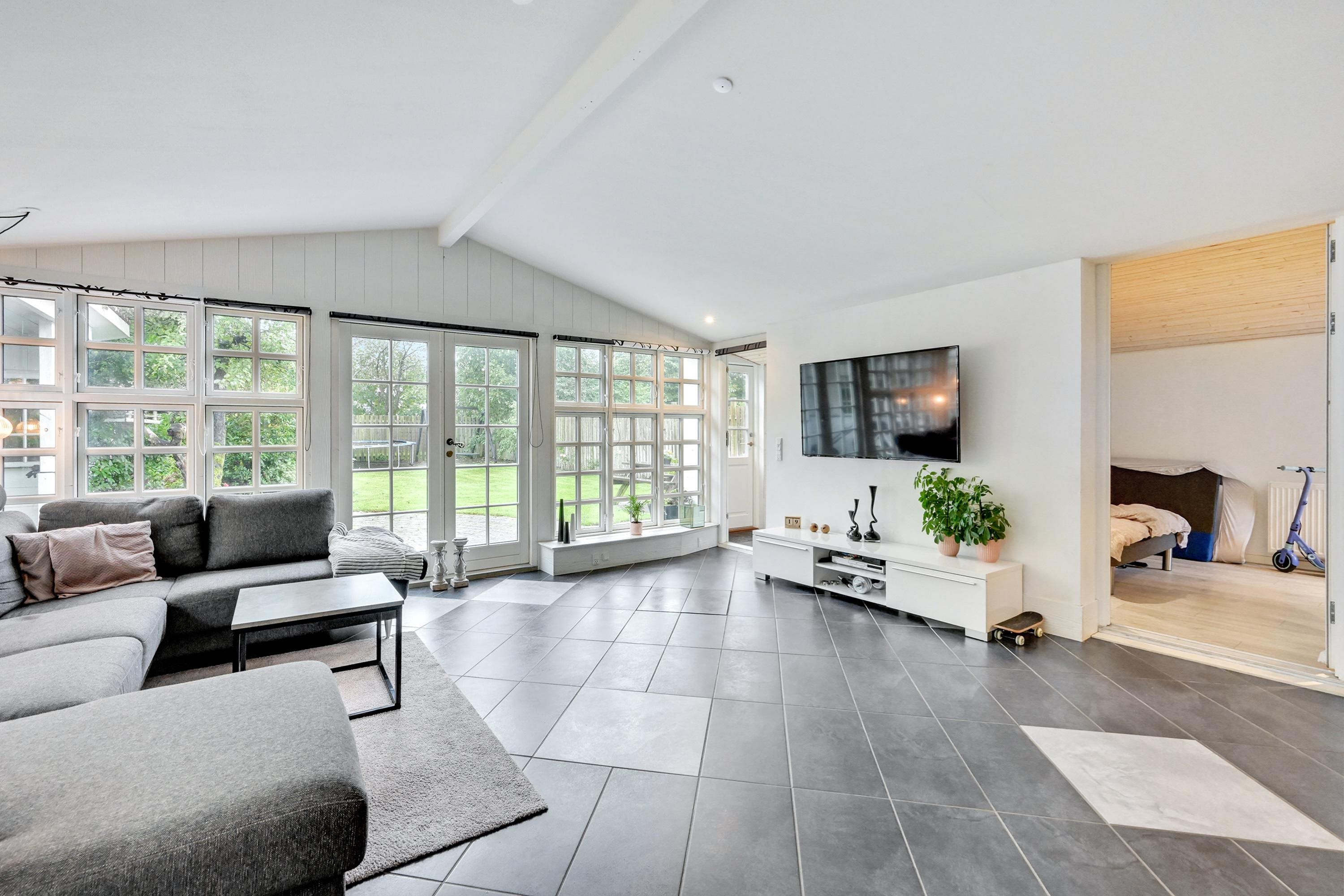 Fremhævet stue billede i fuldskærmstilstand. Billede af Pilealle 14, 6900 Skjern