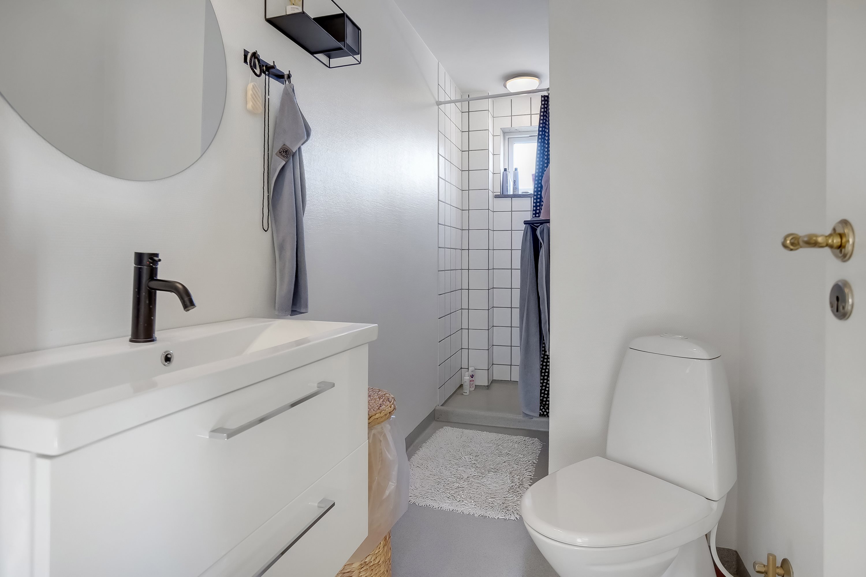 Fremhævet badeværelse billede i fuldskærmstilstand. Billede af Kærvænget 3, st.., 8800 Viborg