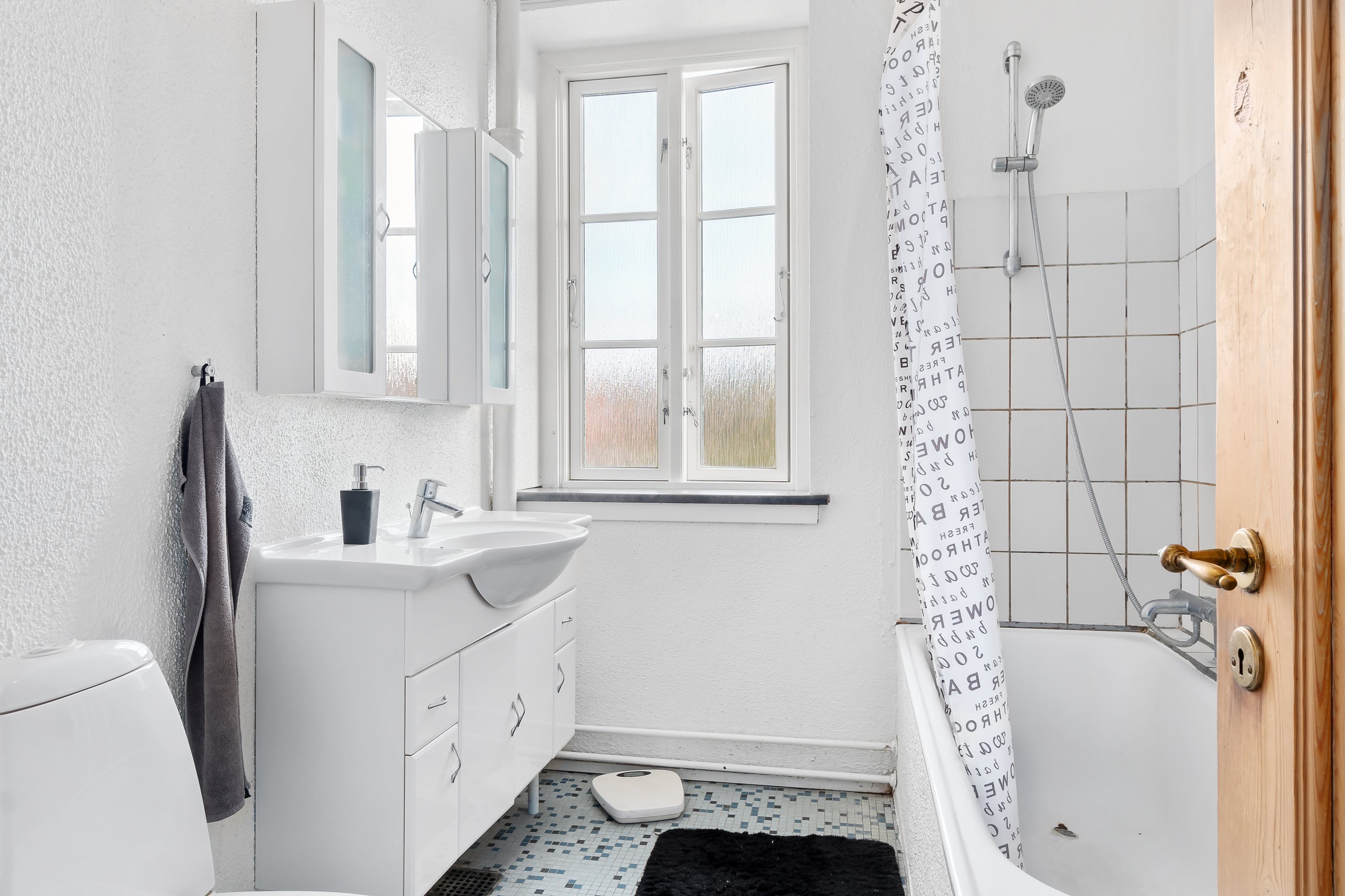 Fremhævet badeværelse billede i fuldskærmstilstand. Billede af Mathiesensvej 37, 1., Korsør C., 4220 Korsør